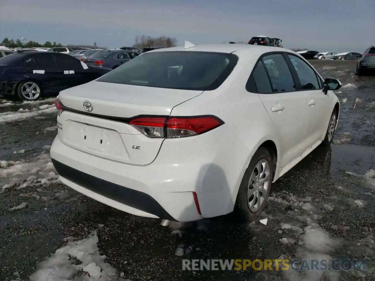 4 Photograph of a damaged car 5YFEPMAE9NP282249 TOYOTA COROLLA 2022