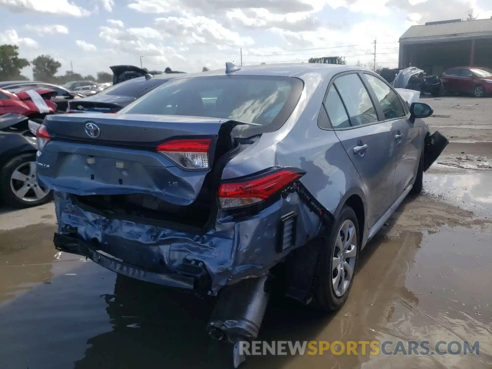 4 Photograph of a damaged car 5YFEPMAE9NP282803 TOYOTA COROLLA 2022