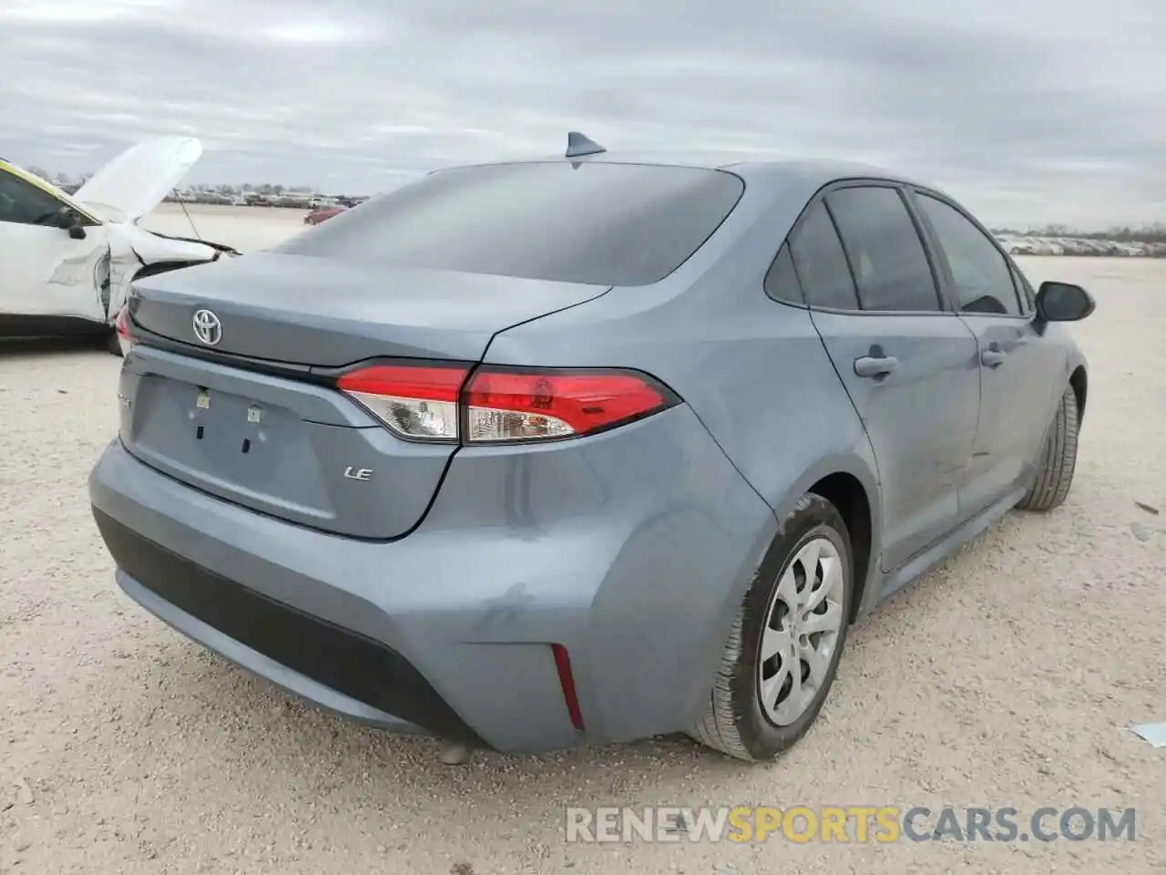 4 Photograph of a damaged car 5YFEPMAE9NP283496 TOYOTA COROLLA 2022