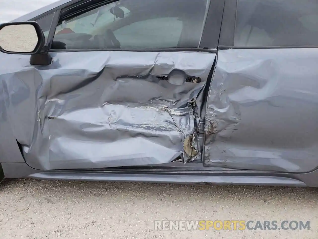 9 Photograph of a damaged car 5YFEPMAE9NP283496 TOYOTA COROLLA 2022