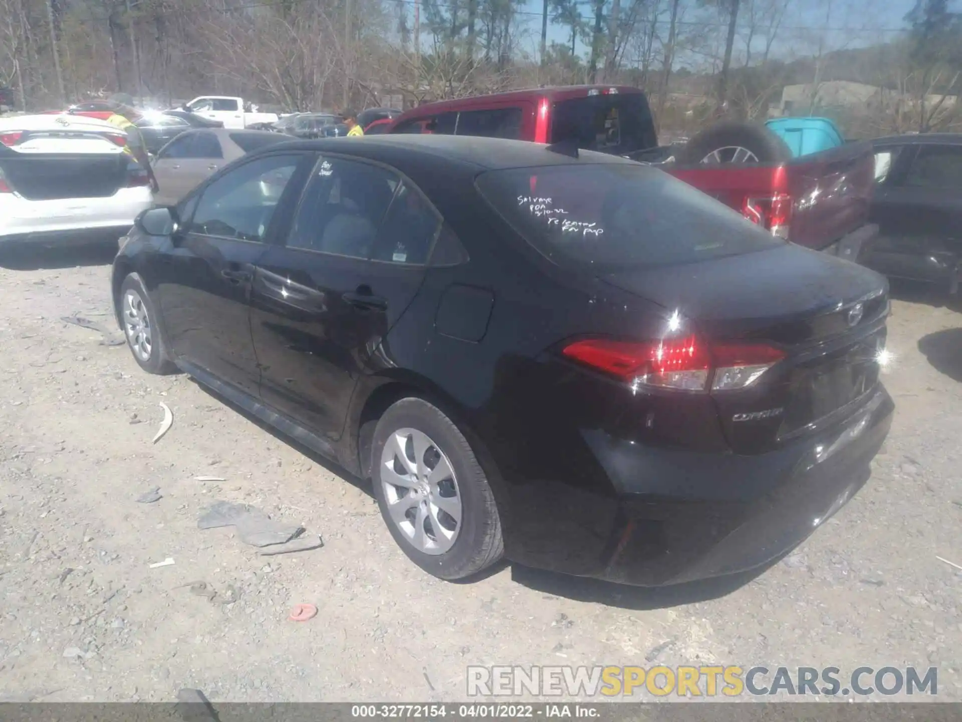 3 Photograph of a damaged car 5YFEPMAE9NP283787 TOYOTA COROLLA 2022