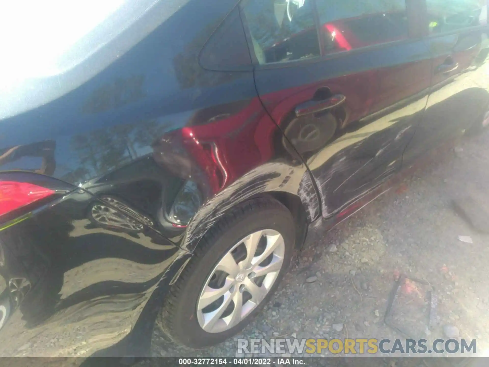 6 Photograph of a damaged car 5YFEPMAE9NP283787 TOYOTA COROLLA 2022