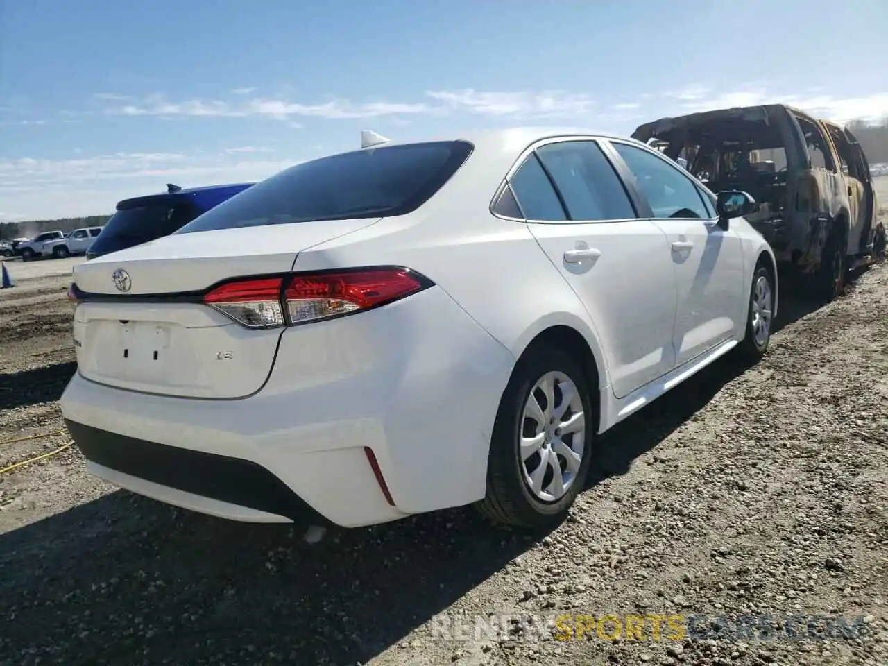 4 Photograph of a damaged car 5YFEPMAE9NP284647 TOYOTA COROLLA 2022