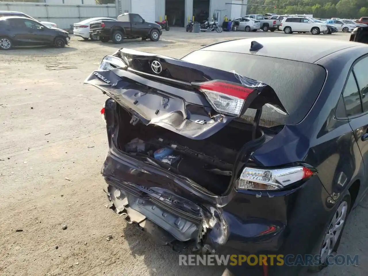 9 Photograph of a damaged car 5YFEPMAE9NP287449 TOYOTA COROLLA 2022