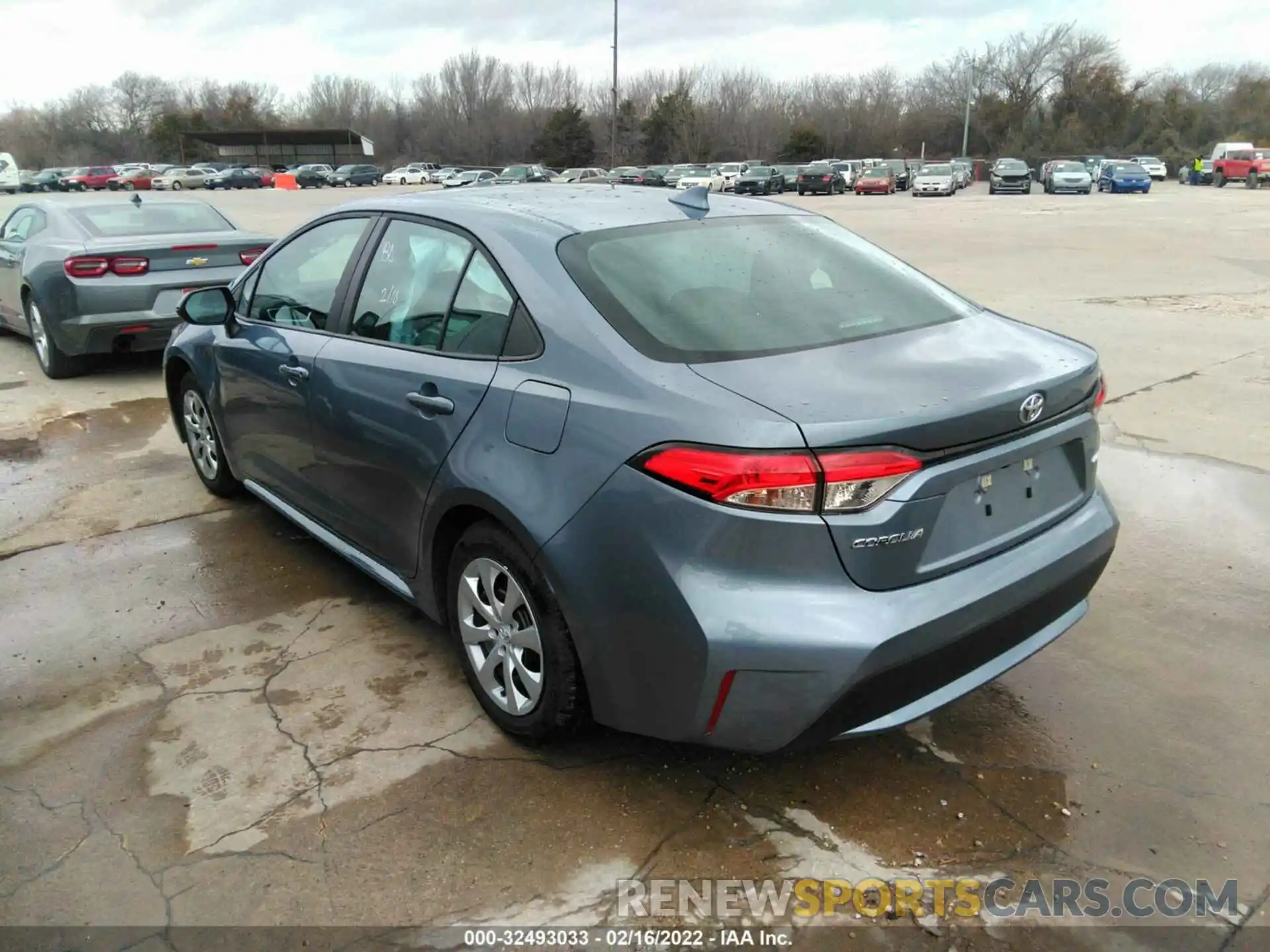 3 Photograph of a damaged car 5YFEPMAE9NP289301 TOYOTA COROLLA 2022