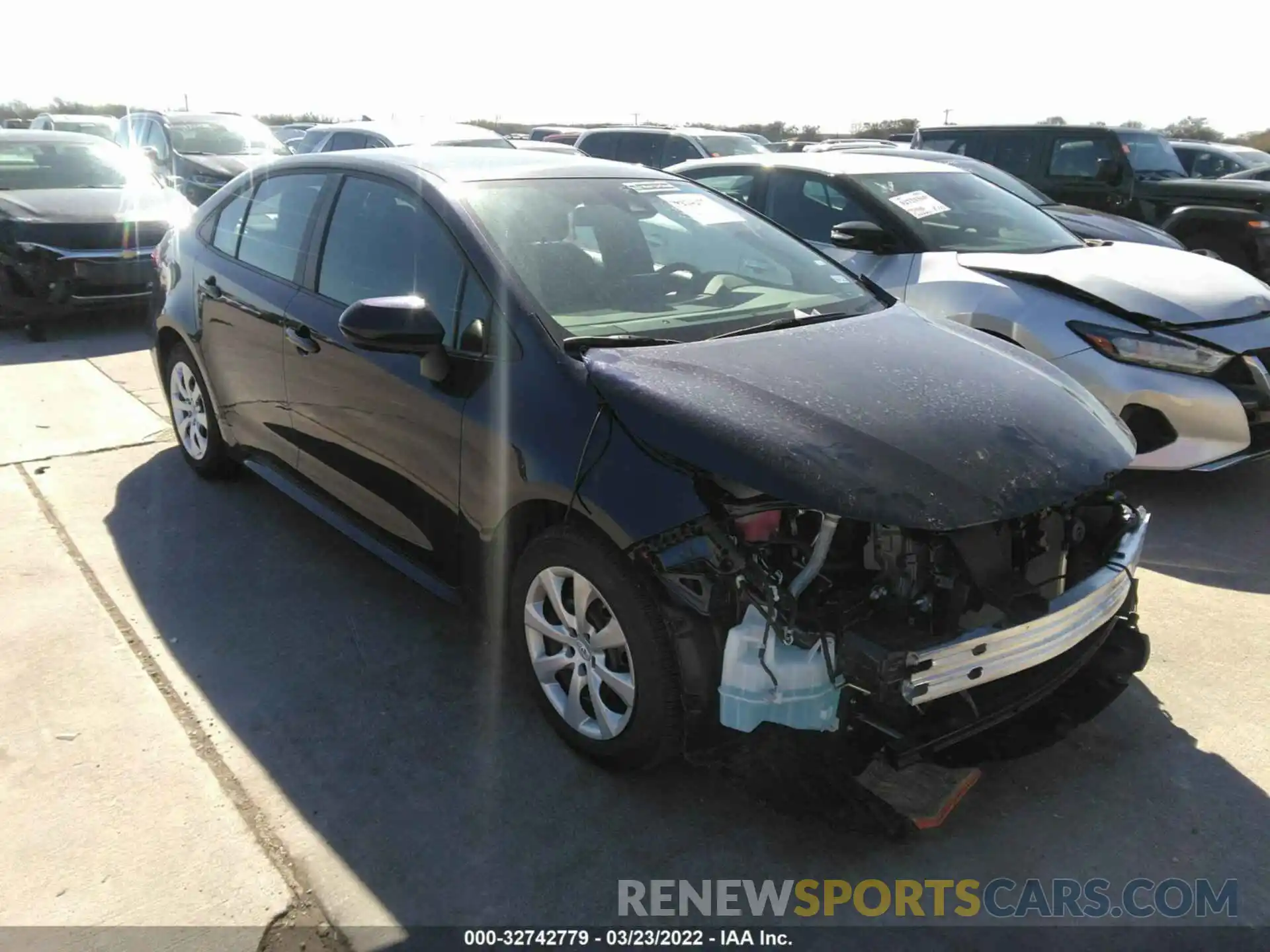 1 Photograph of a damaged car 5YFEPMAE9NP289749 TOYOTA COROLLA 2022