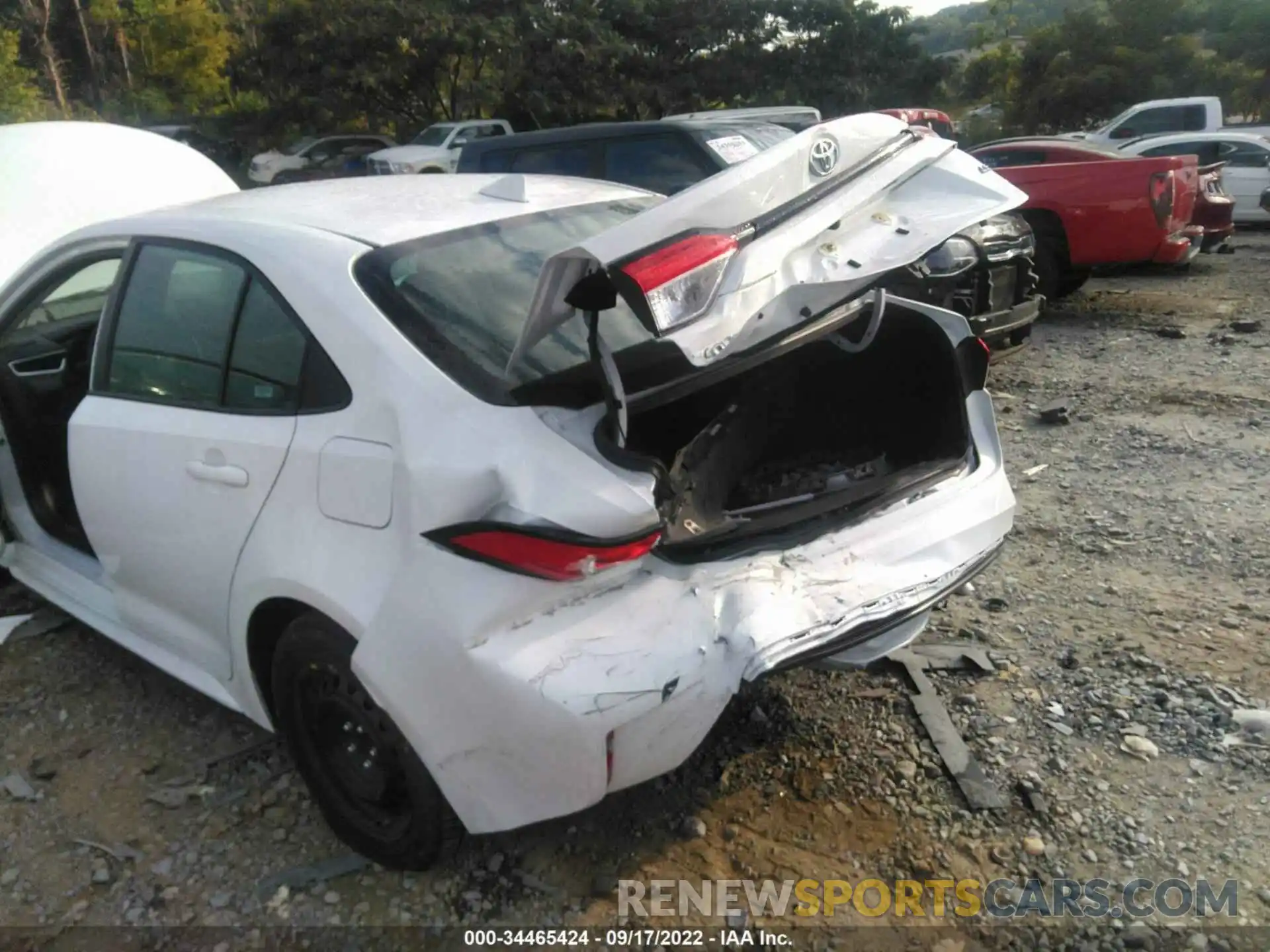 6 Photograph of a damaged car 5YFEPMAE9NP292232 TOYOTA COROLLA 2022