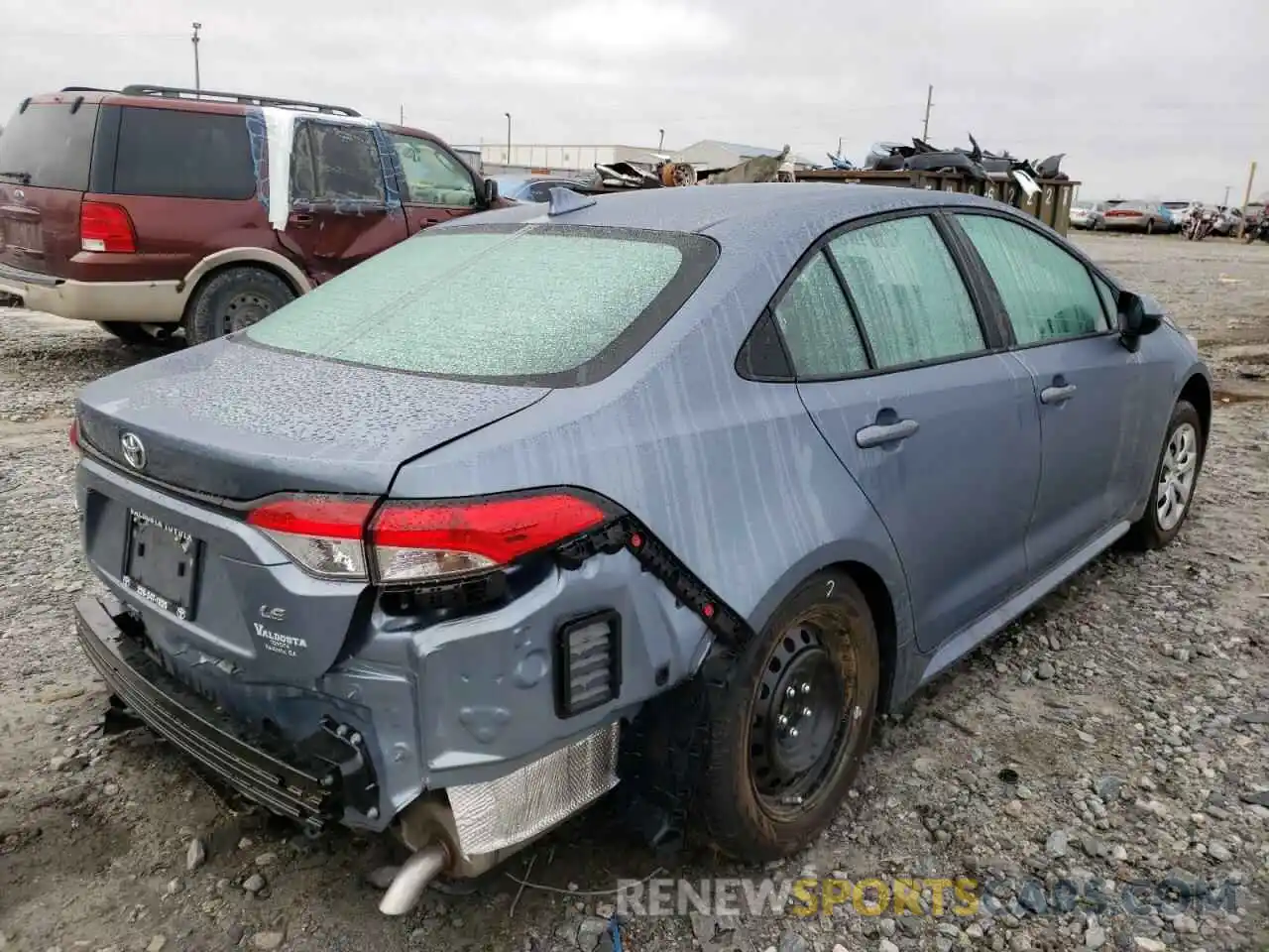 4 Photograph of a damaged car 5YFEPMAE9NP293218 TOYOTA COROLLA 2022