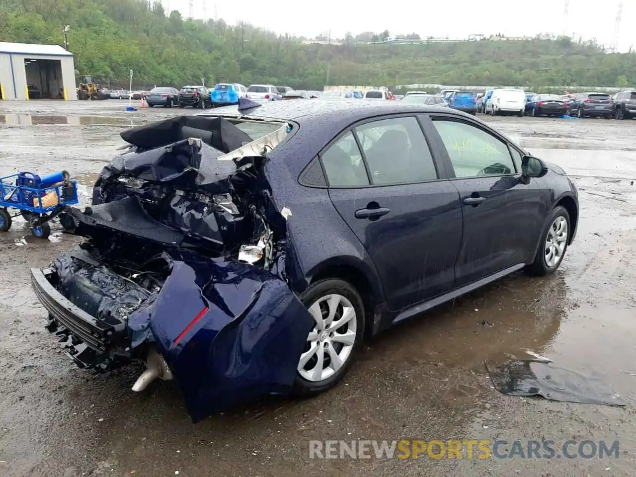 4 Photograph of a damaged car 5YFEPMAE9NP293946 TOYOTA COROLLA 2022