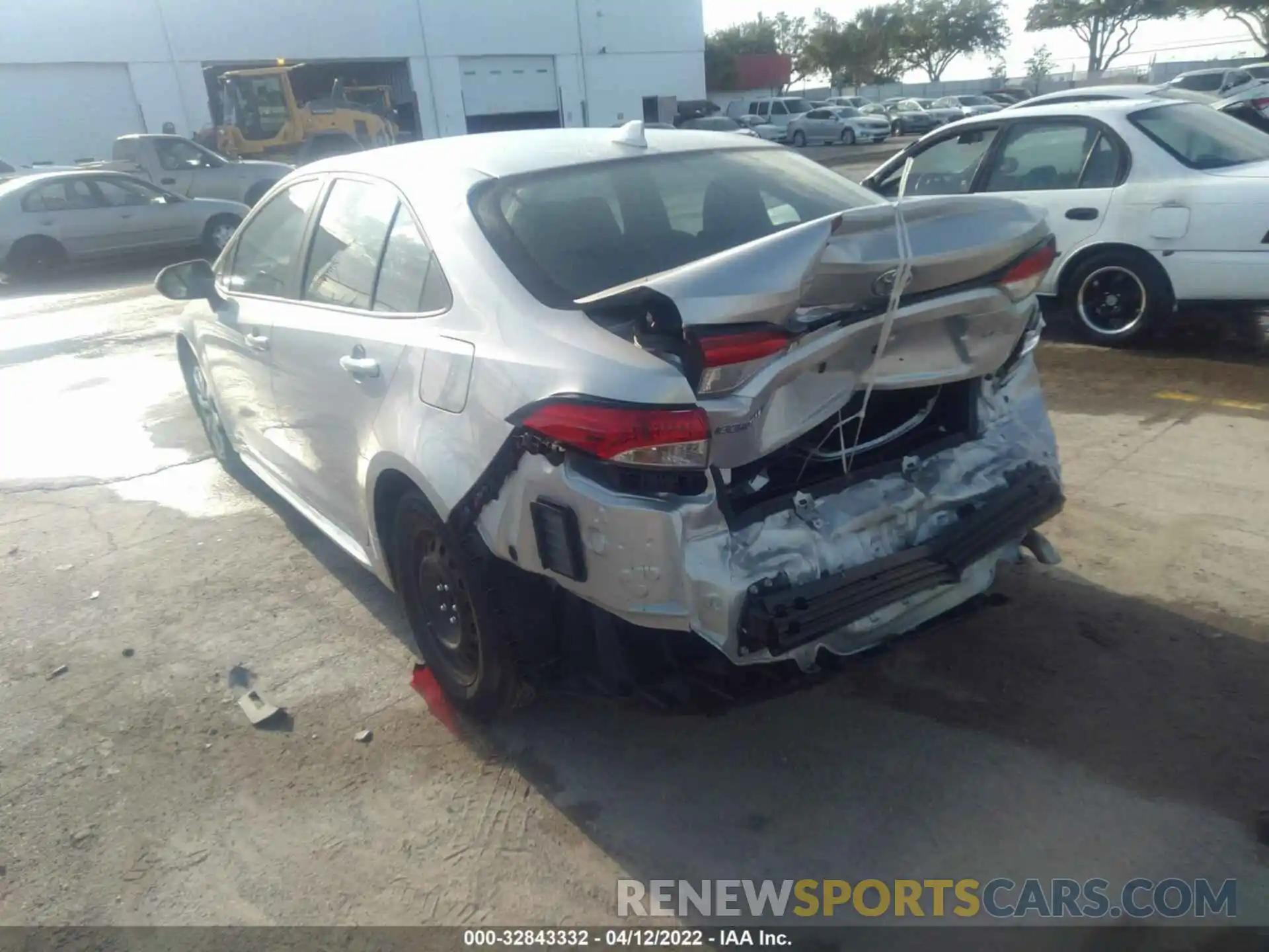 3 Photograph of a damaged car 5YFEPMAE9NP295177 TOYOTA COROLLA 2022