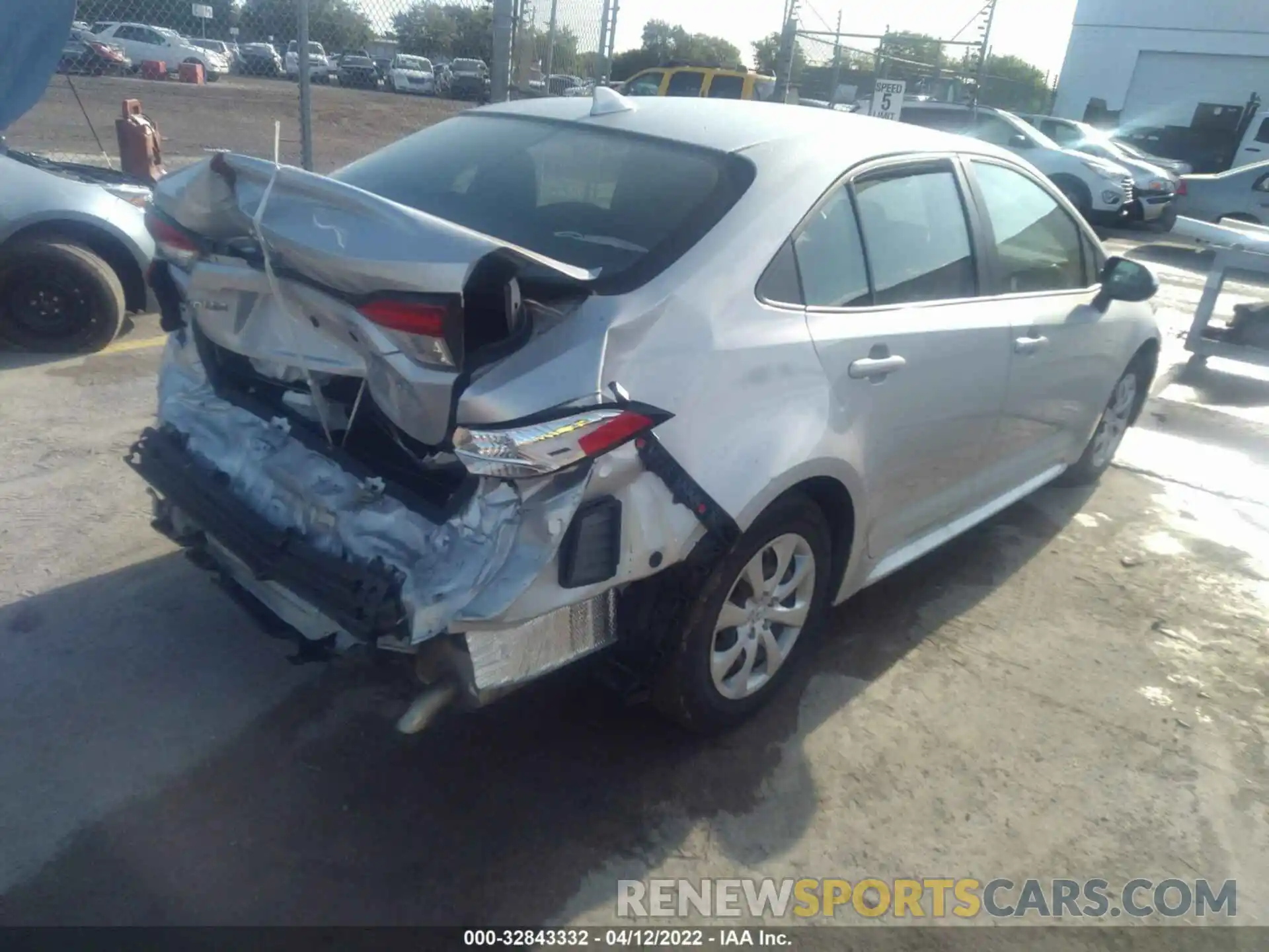 4 Photograph of a damaged car 5YFEPMAE9NP295177 TOYOTA COROLLA 2022