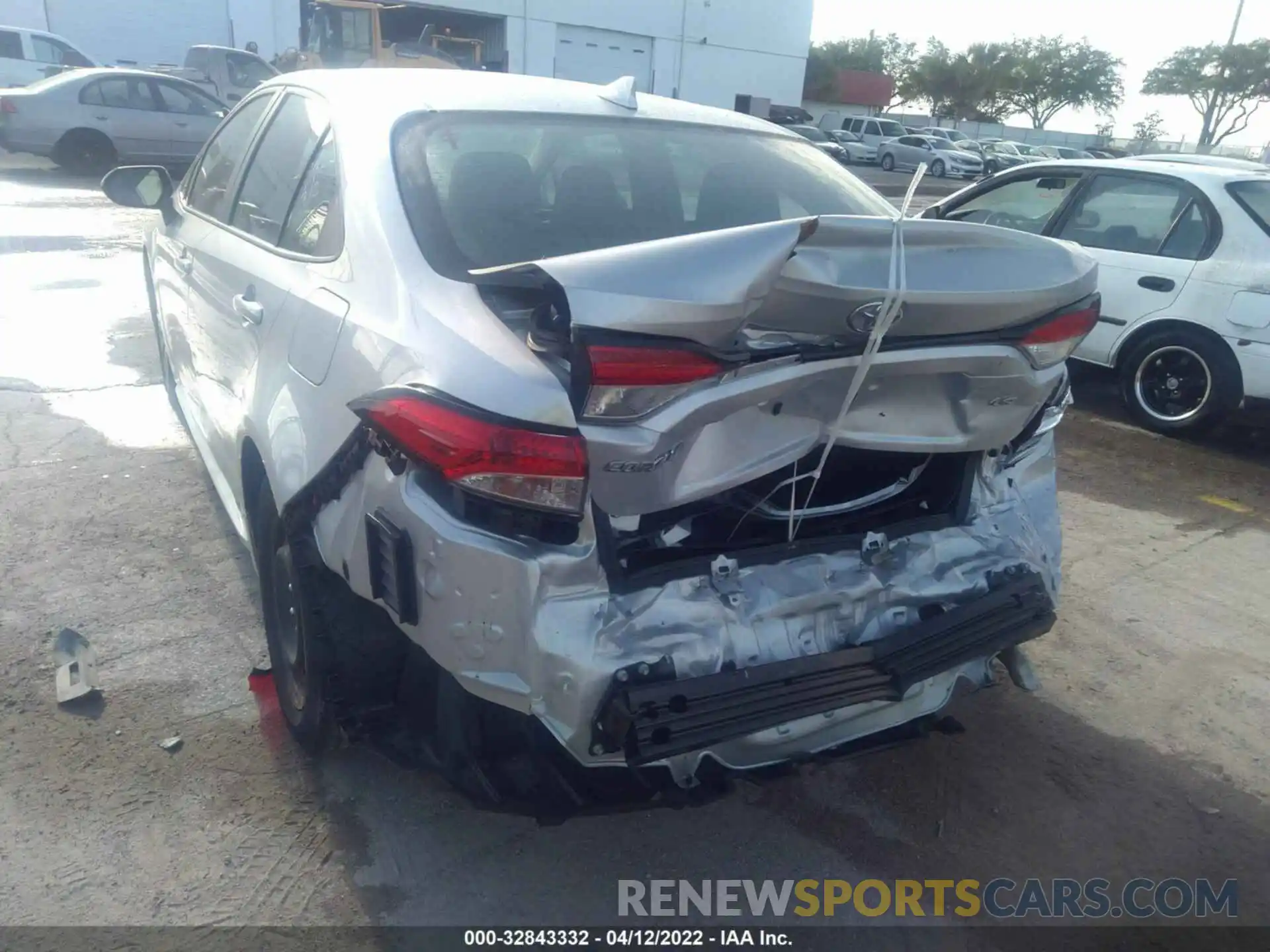 6 Photograph of a damaged car 5YFEPMAE9NP295177 TOYOTA COROLLA 2022