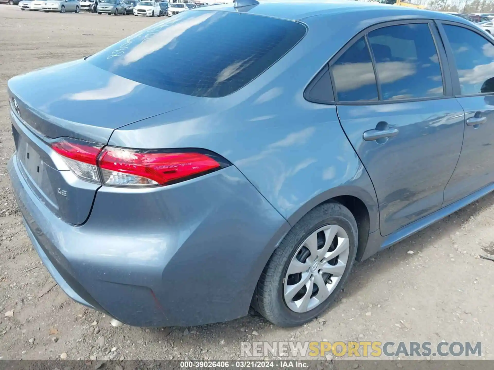 4 Photograph of a damaged car 5YFEPMAE9NP296555 TOYOTA COROLLA 2022