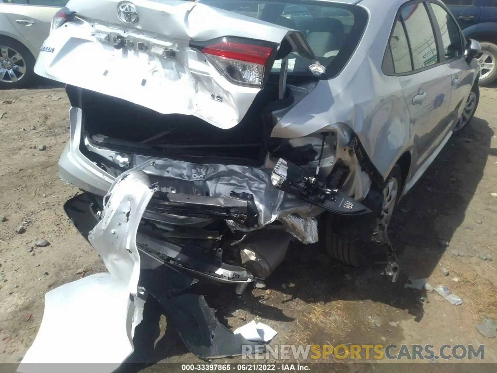 6 Photograph of a damaged car 5YFEPMAE9NP297012 TOYOTA COROLLA 2022