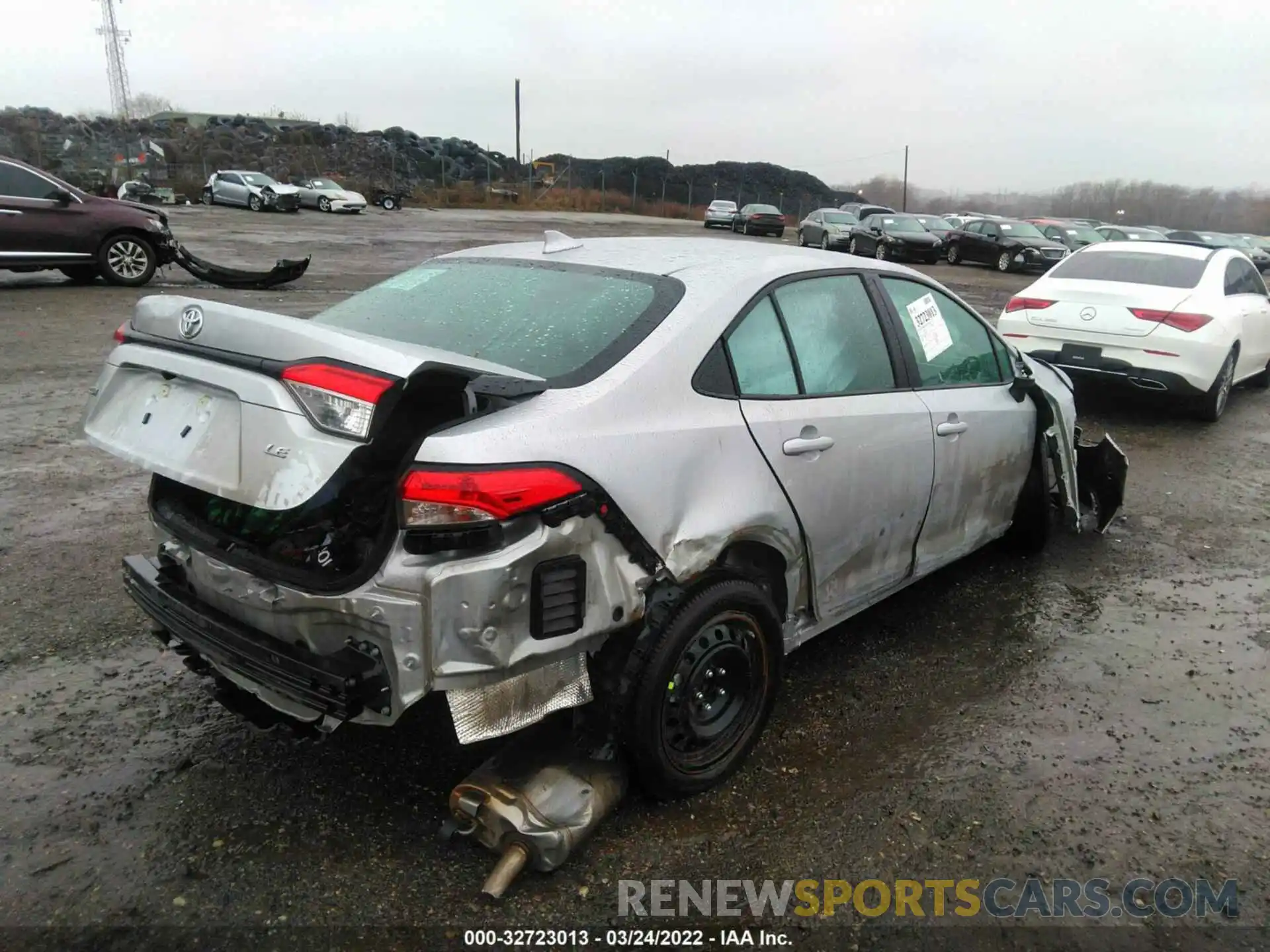 4 Photograph of a damaged car 5YFEPMAE9NP297771 TOYOTA COROLLA 2022