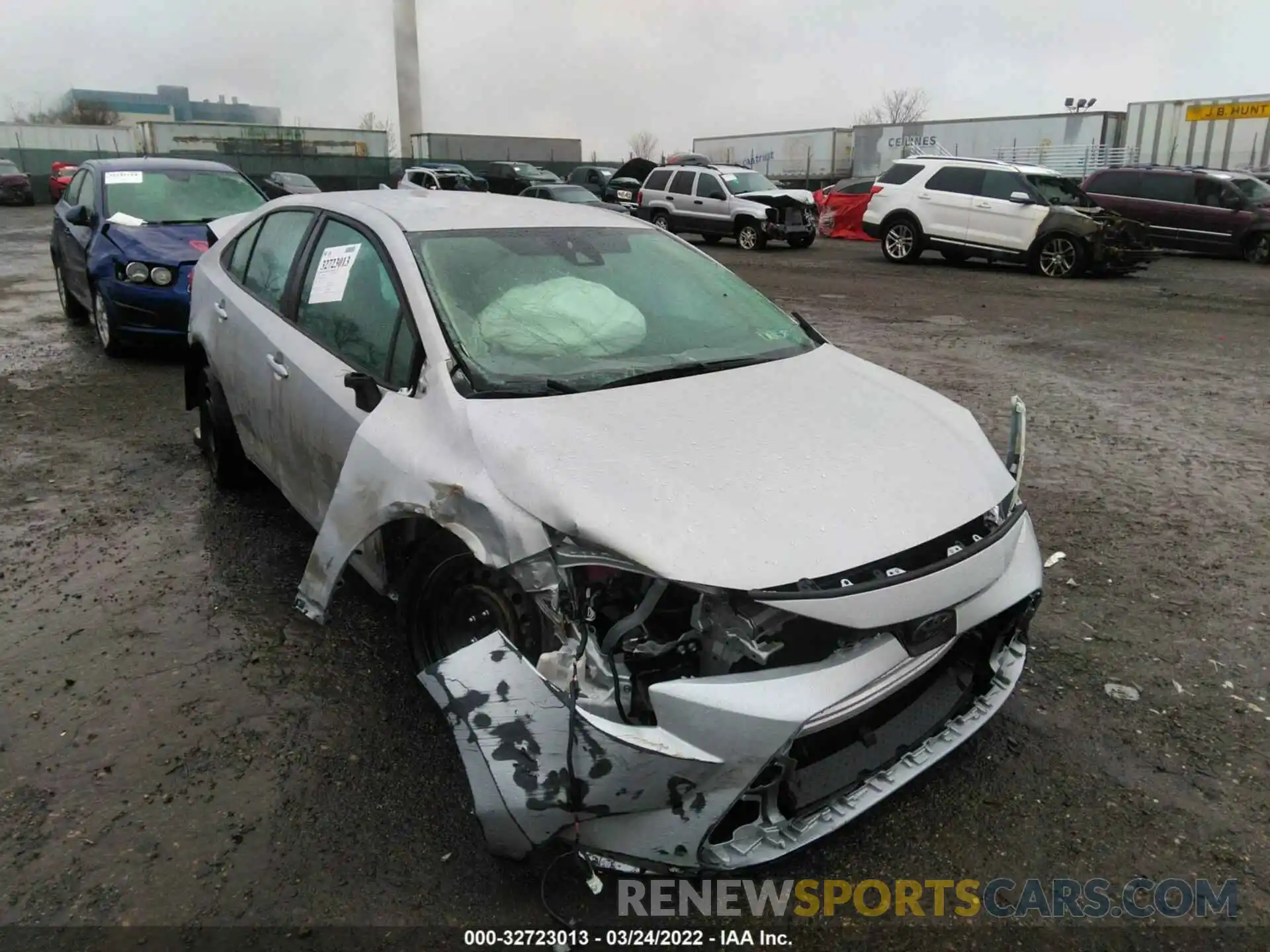 6 Photograph of a damaged car 5YFEPMAE9NP297771 TOYOTA COROLLA 2022