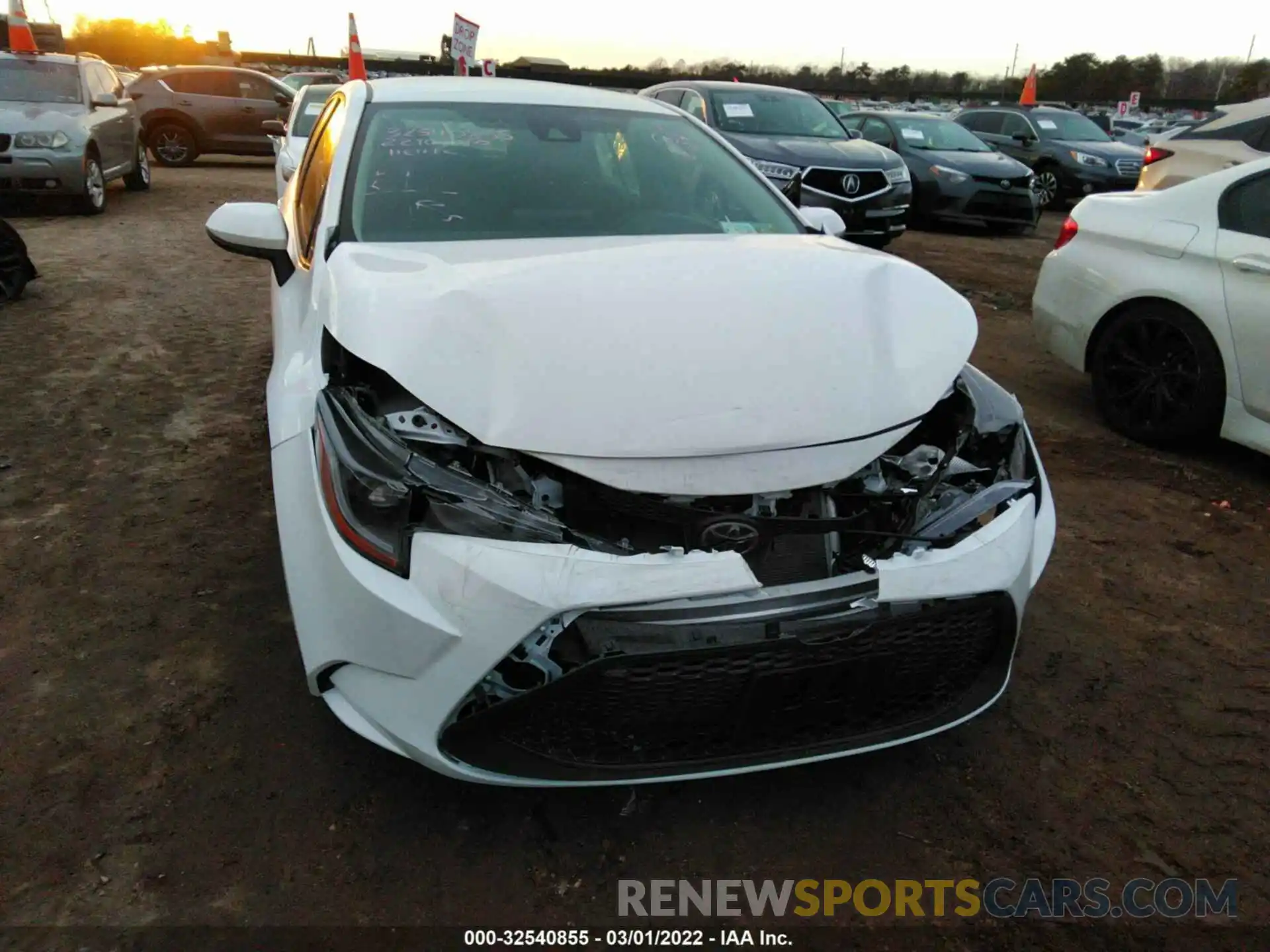 6 Photograph of a damaged car 5YFEPMAE9NP298791 TOYOTA COROLLA 2022