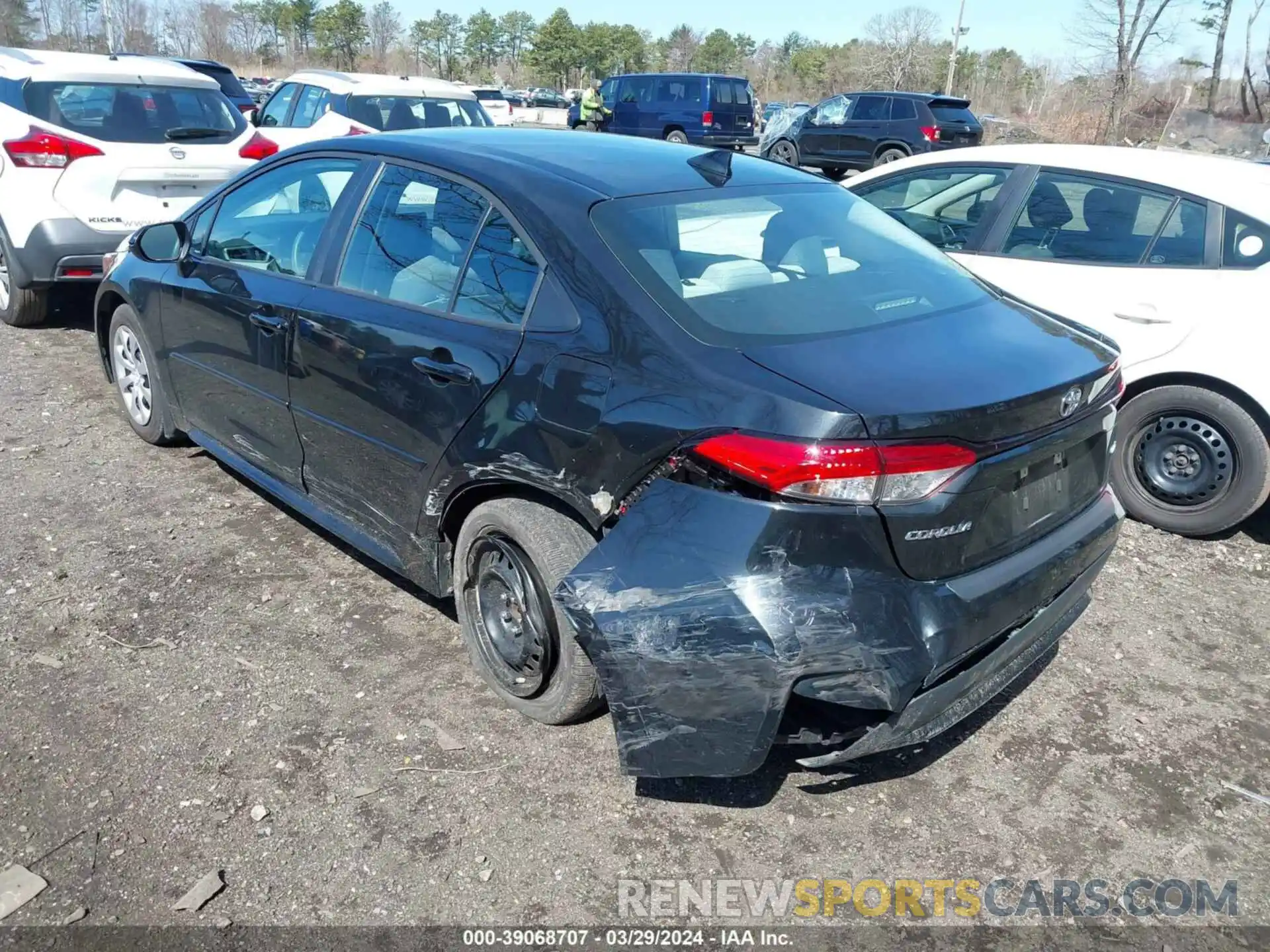 6 Photograph of a damaged car 5YFEPMAE9NP309143 TOYOTA COROLLA 2022