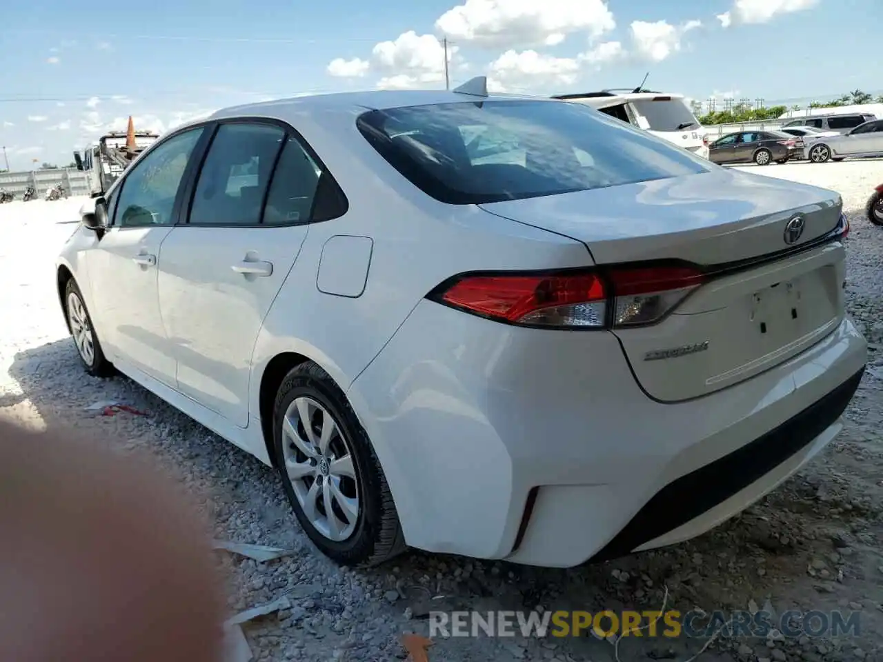 2 Photograph of a damaged car 5YFEPMAE9NP315976 TOYOTA COROLLA 2022