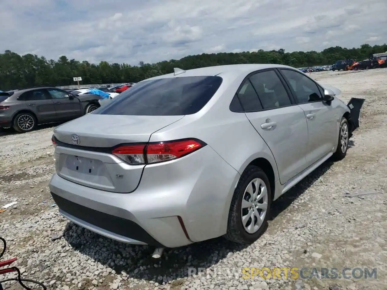 4 Photograph of a damaged car 5YFEPMAE9NP320899 TOYOTA COROLLA 2022