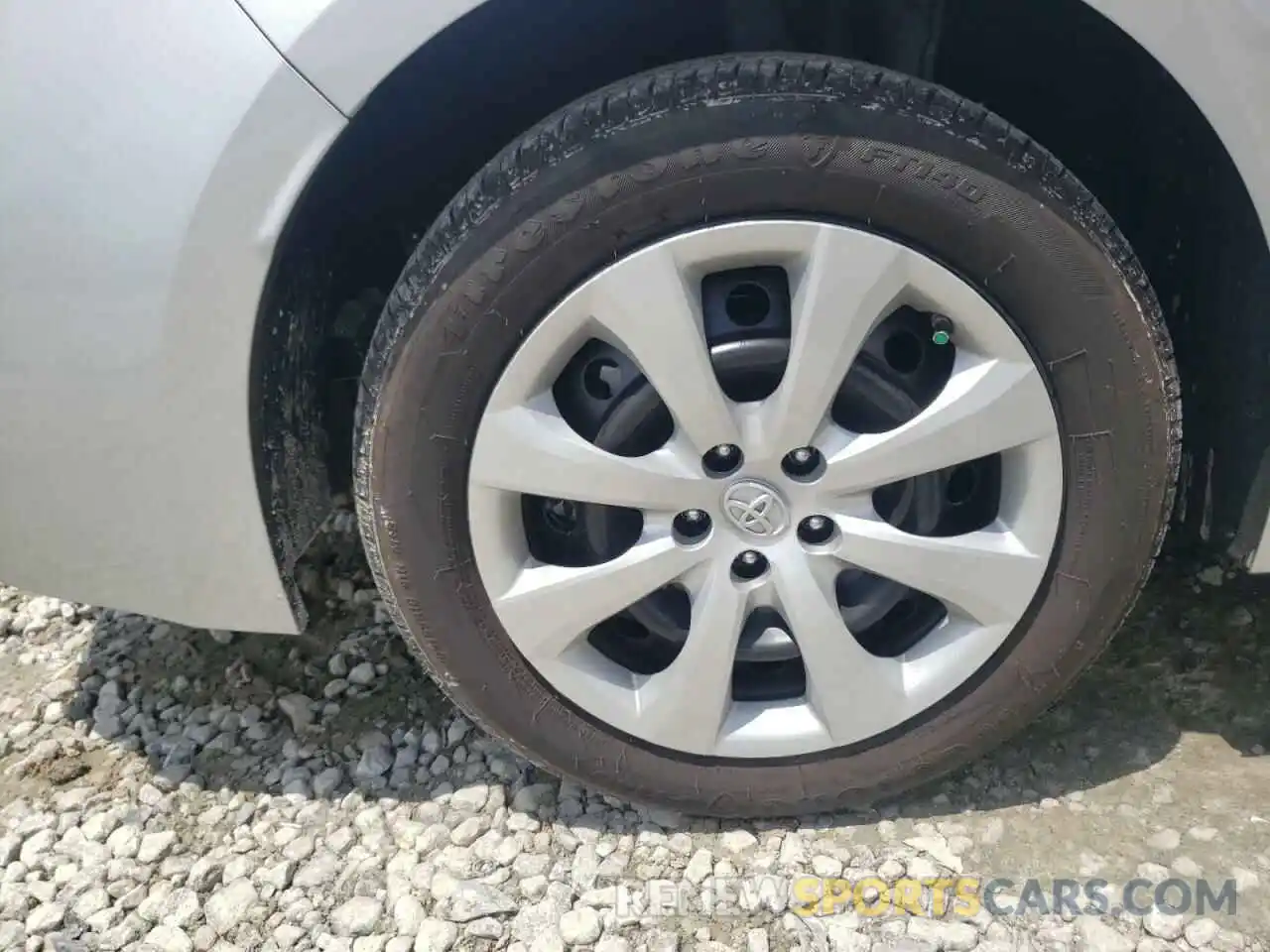 9 Photograph of a damaged car 5YFEPMAE9NP320899 TOYOTA COROLLA 2022