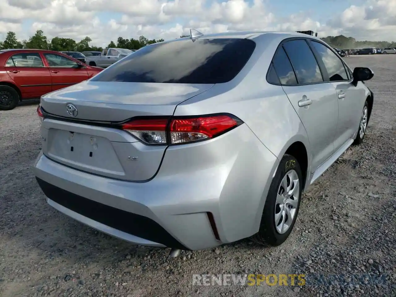 4 Photograph of a damaged car 5YFEPMAE9NP321115 TOYOTA COROLLA 2022