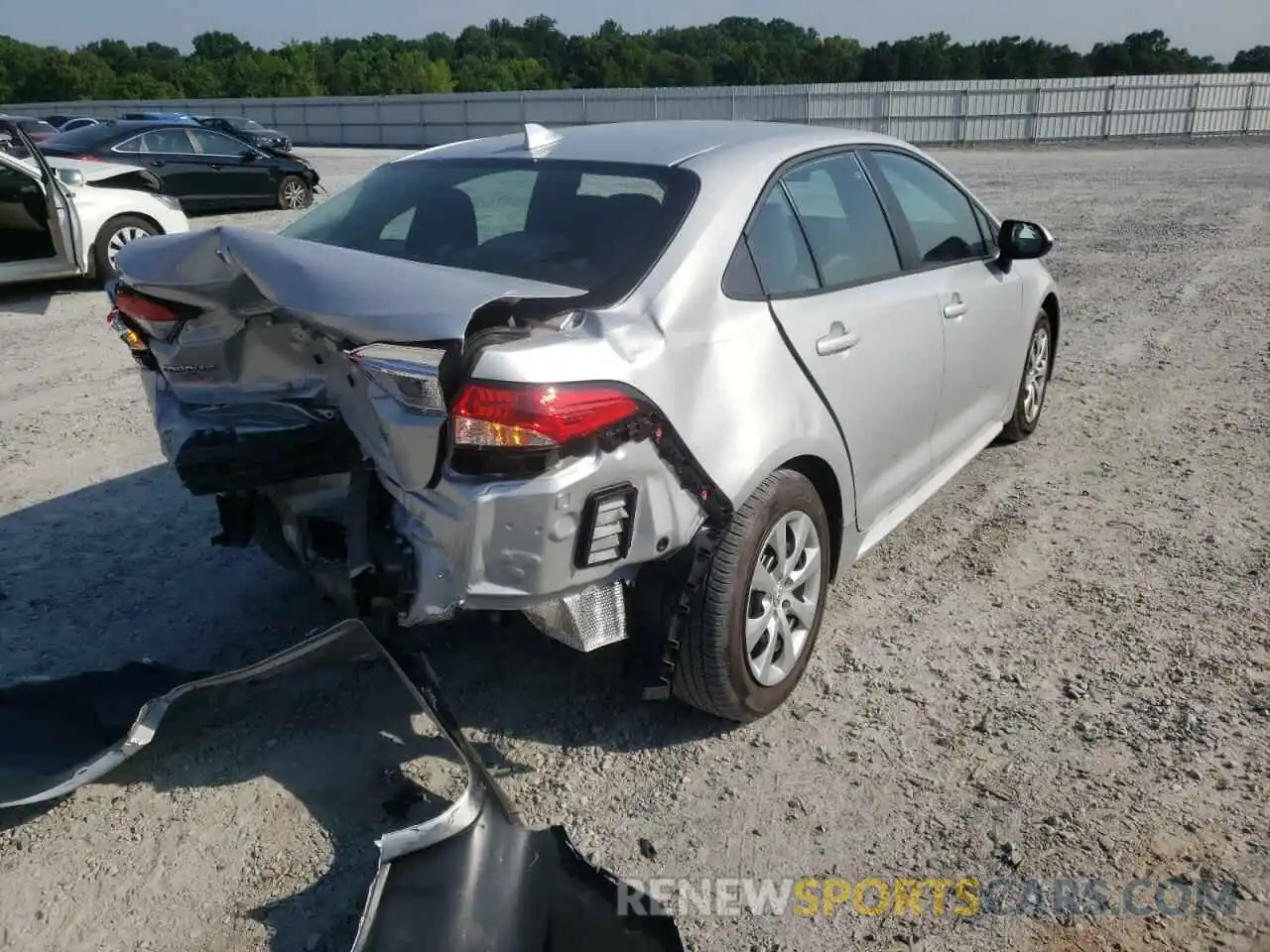 4 Photograph of a damaged car 5YFEPMAE9NP323642 TOYOTA COROLLA 2022