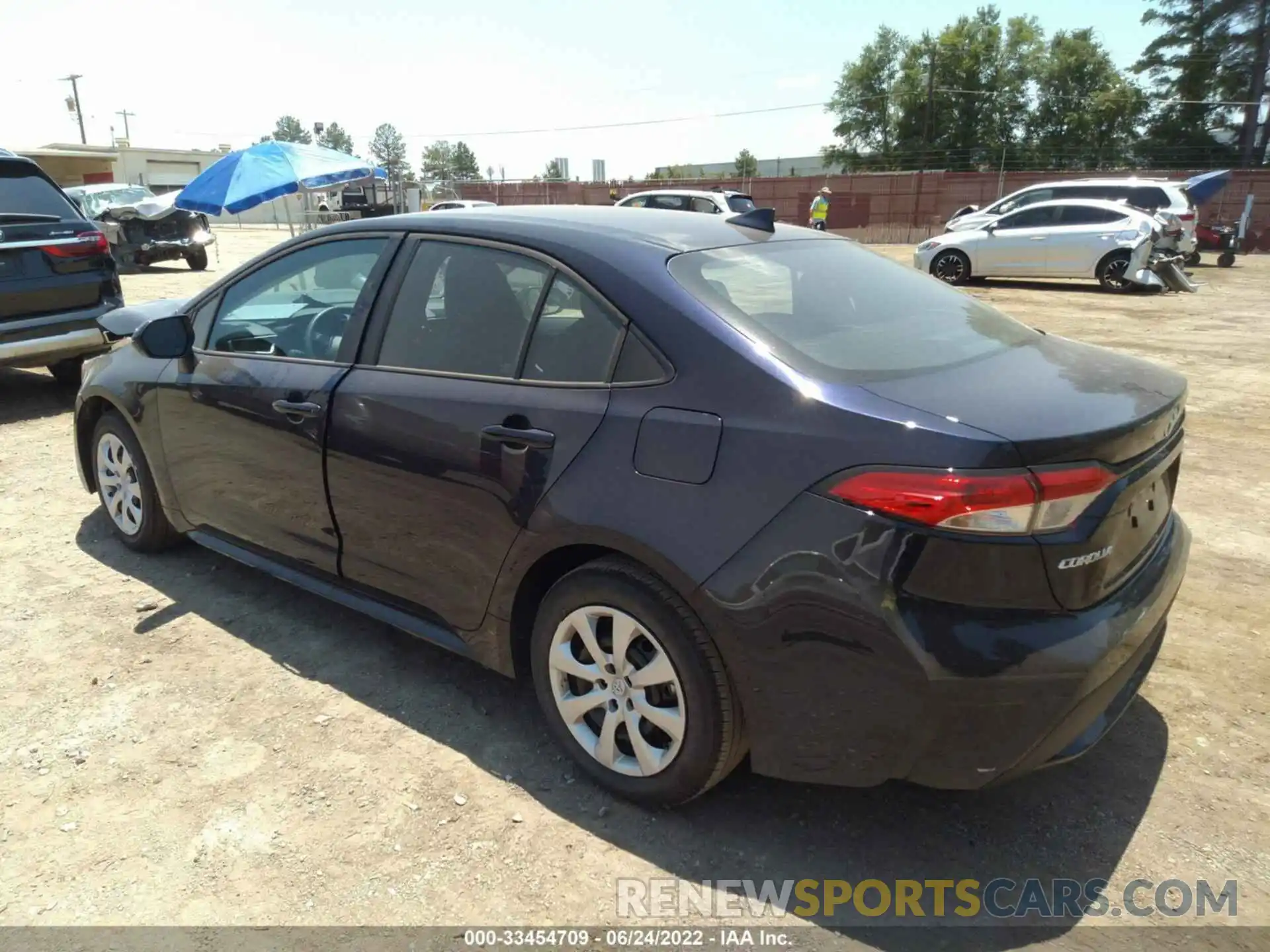 3 Photograph of a damaged car 5YFEPMAE9NP325780 TOYOTA COROLLA 2022