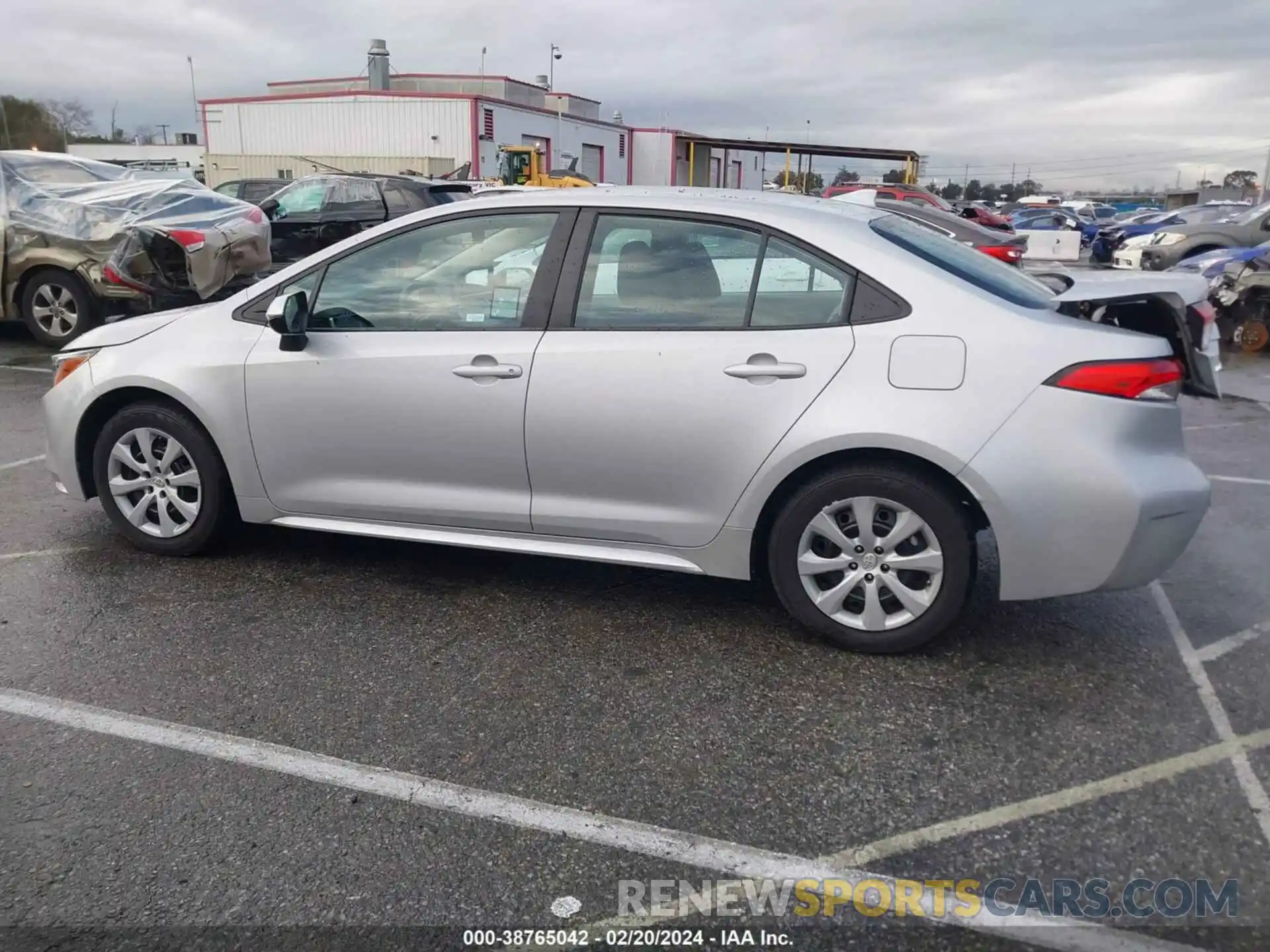 14 Photograph of a damaged car 5YFEPMAE9NP328906 TOYOTA COROLLA 2022