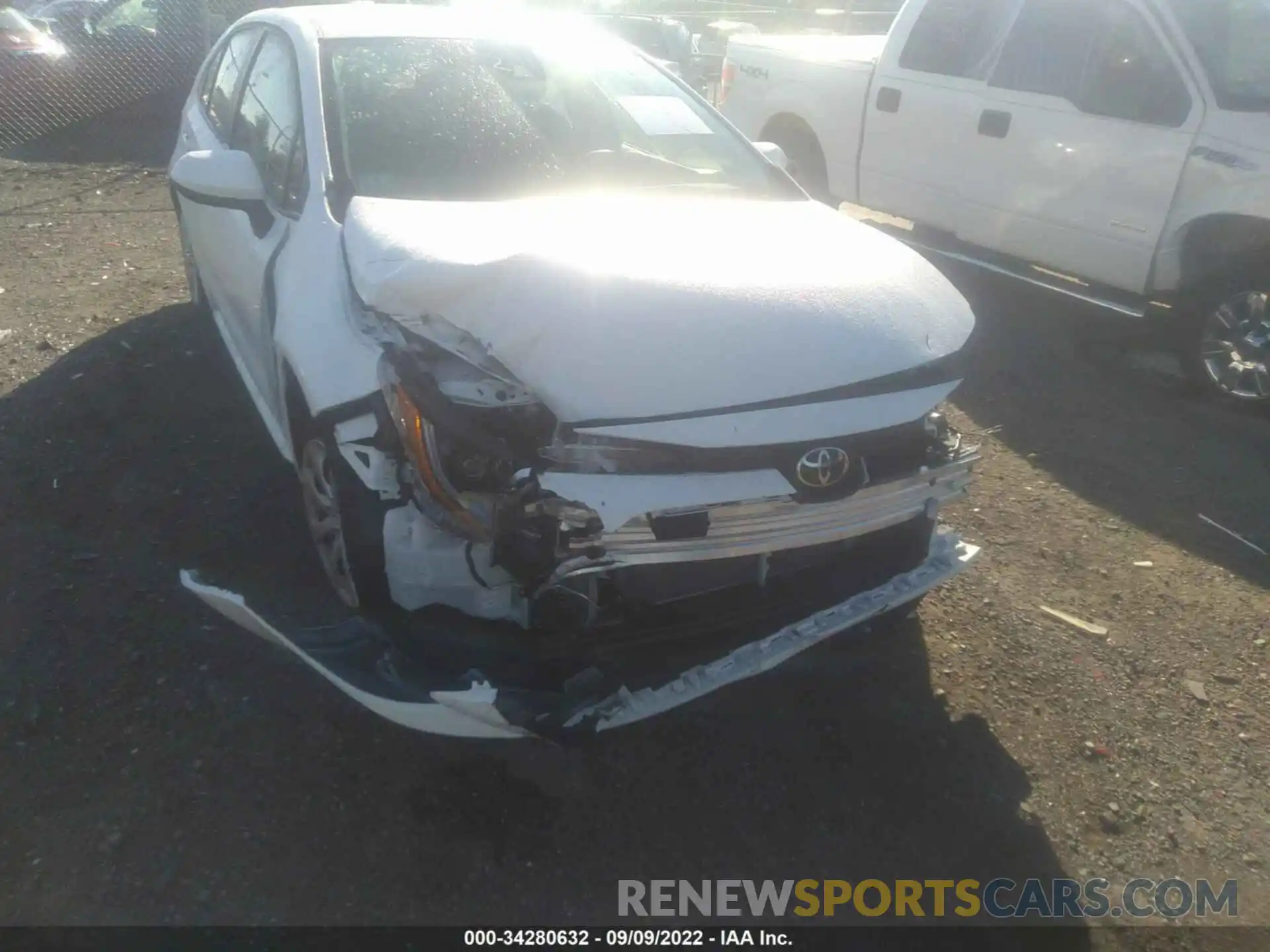 6 Photograph of a damaged car 5YFEPMAE9NP331997 TOYOTA COROLLA 2022