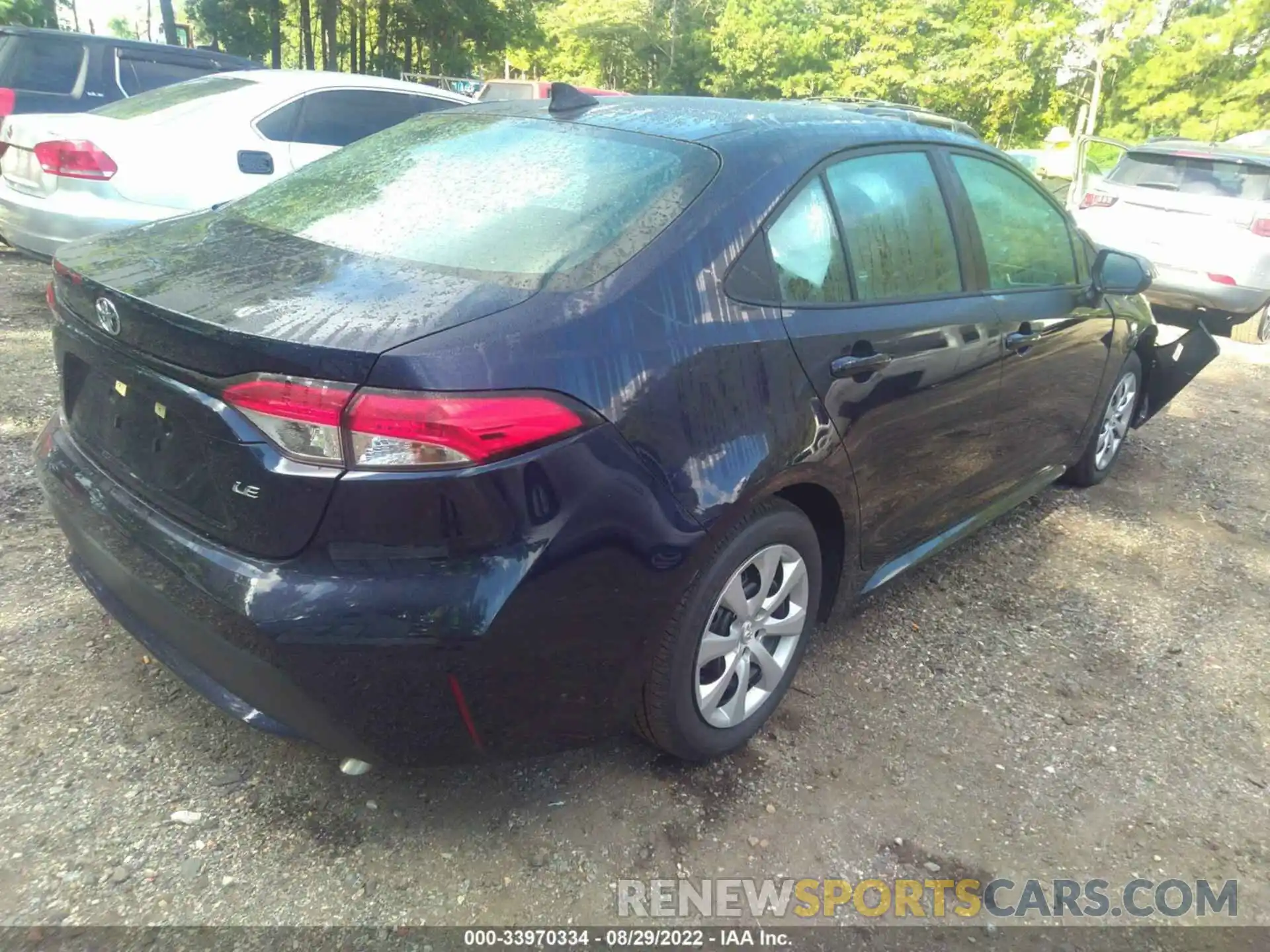 4 Photograph of a damaged car 5YFEPMAE9NP333295 TOYOTA COROLLA 2022