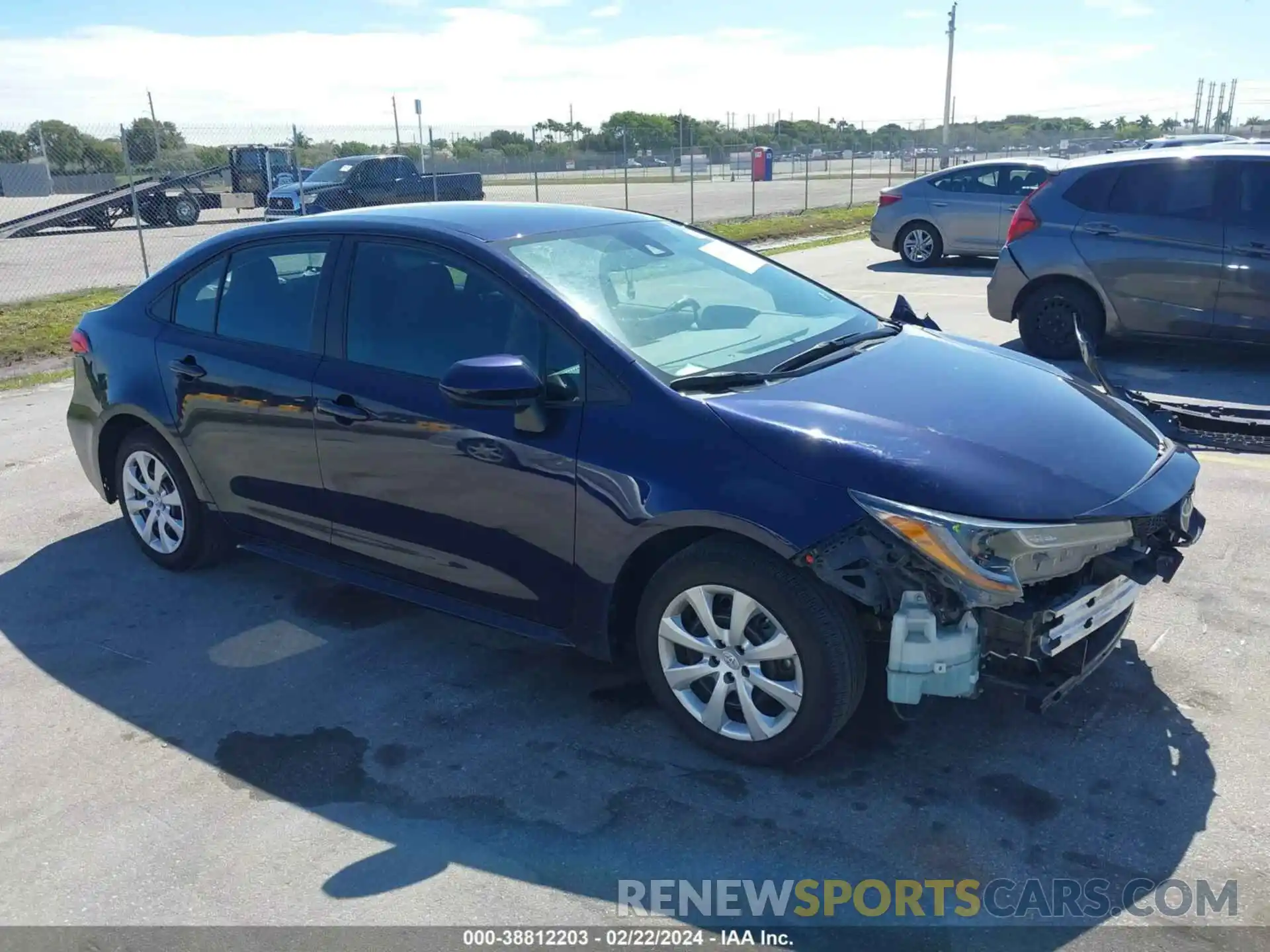 1 Photograph of a damaged car 5YFEPMAE9NP337525 TOYOTA COROLLA 2022