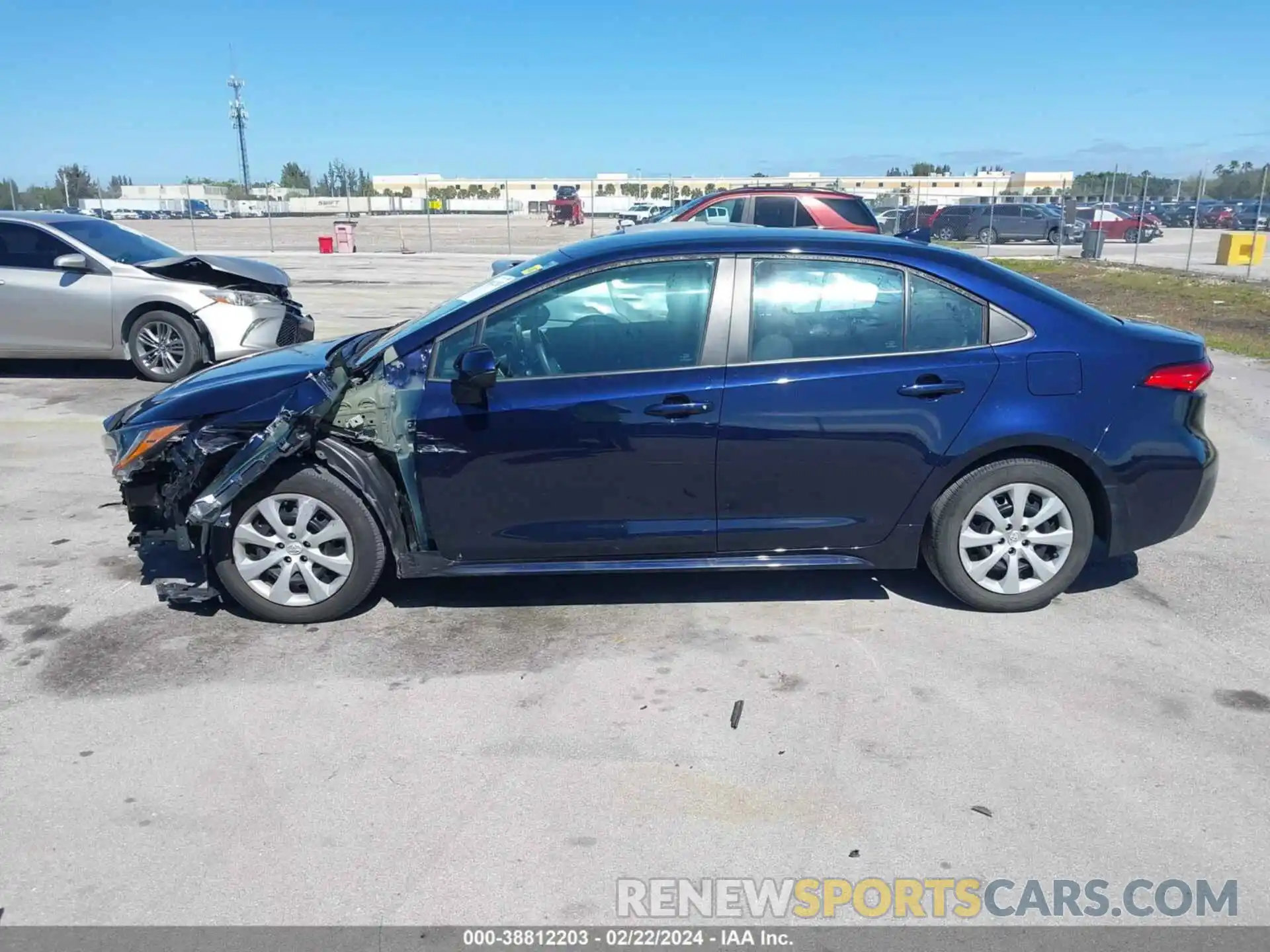 14 Photograph of a damaged car 5YFEPMAE9NP337525 TOYOTA COROLLA 2022