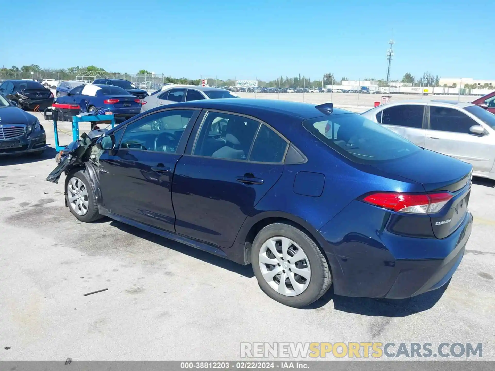 3 Photograph of a damaged car 5YFEPMAE9NP337525 TOYOTA COROLLA 2022