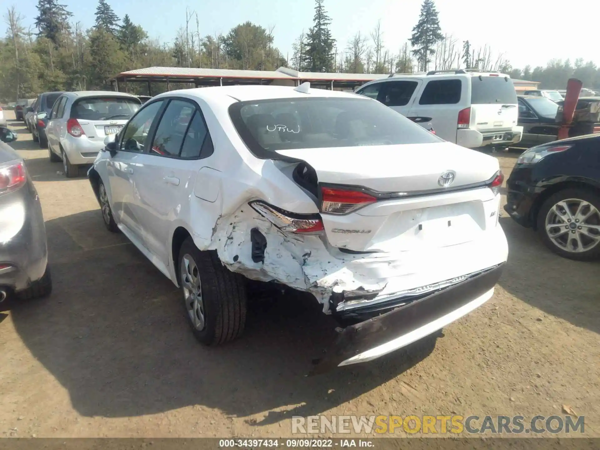 3 Photograph of a damaged car 5YFEPMAE9NP348363 TOYOTA COROLLA 2022