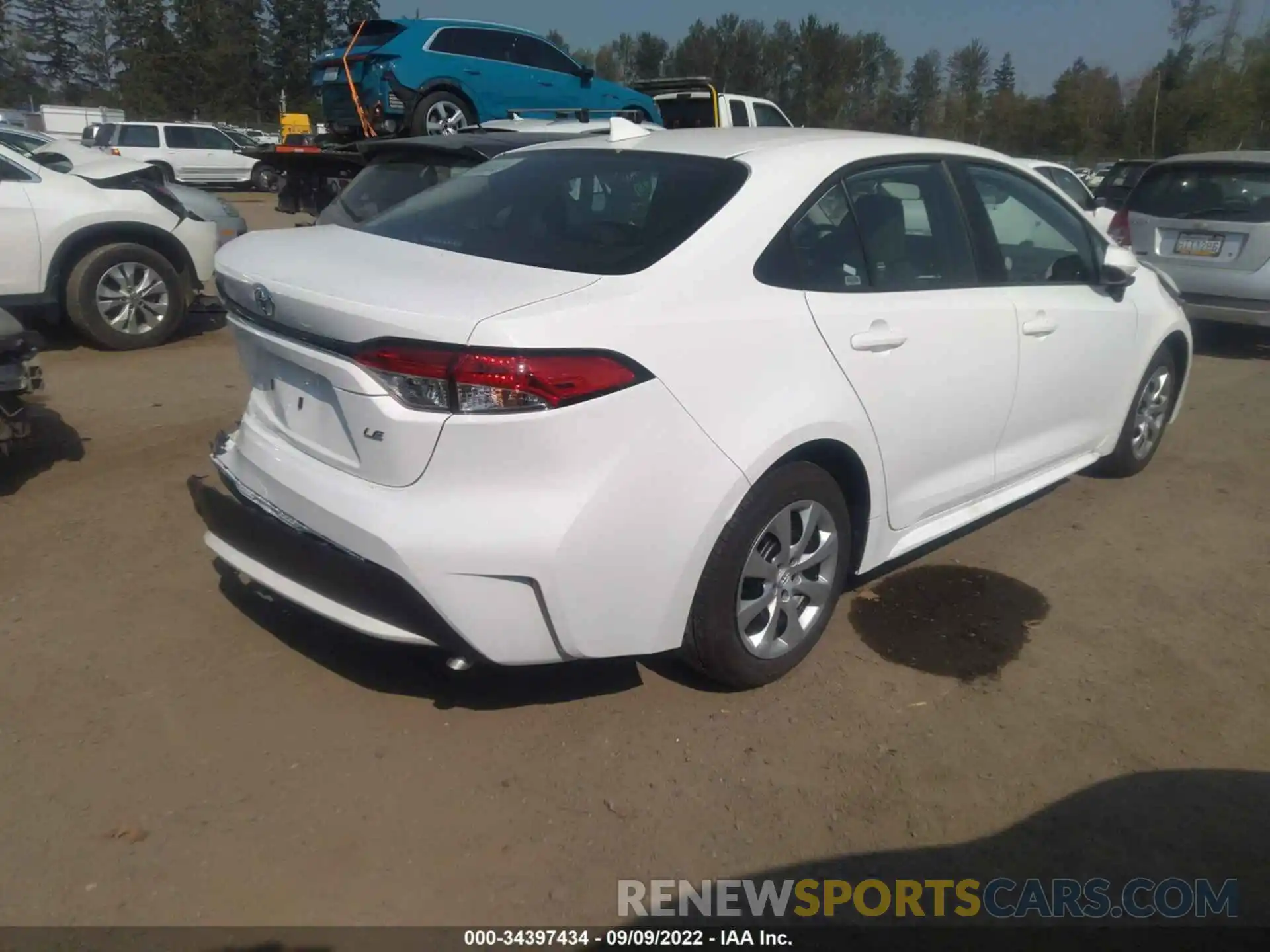 4 Photograph of a damaged car 5YFEPMAE9NP348363 TOYOTA COROLLA 2022