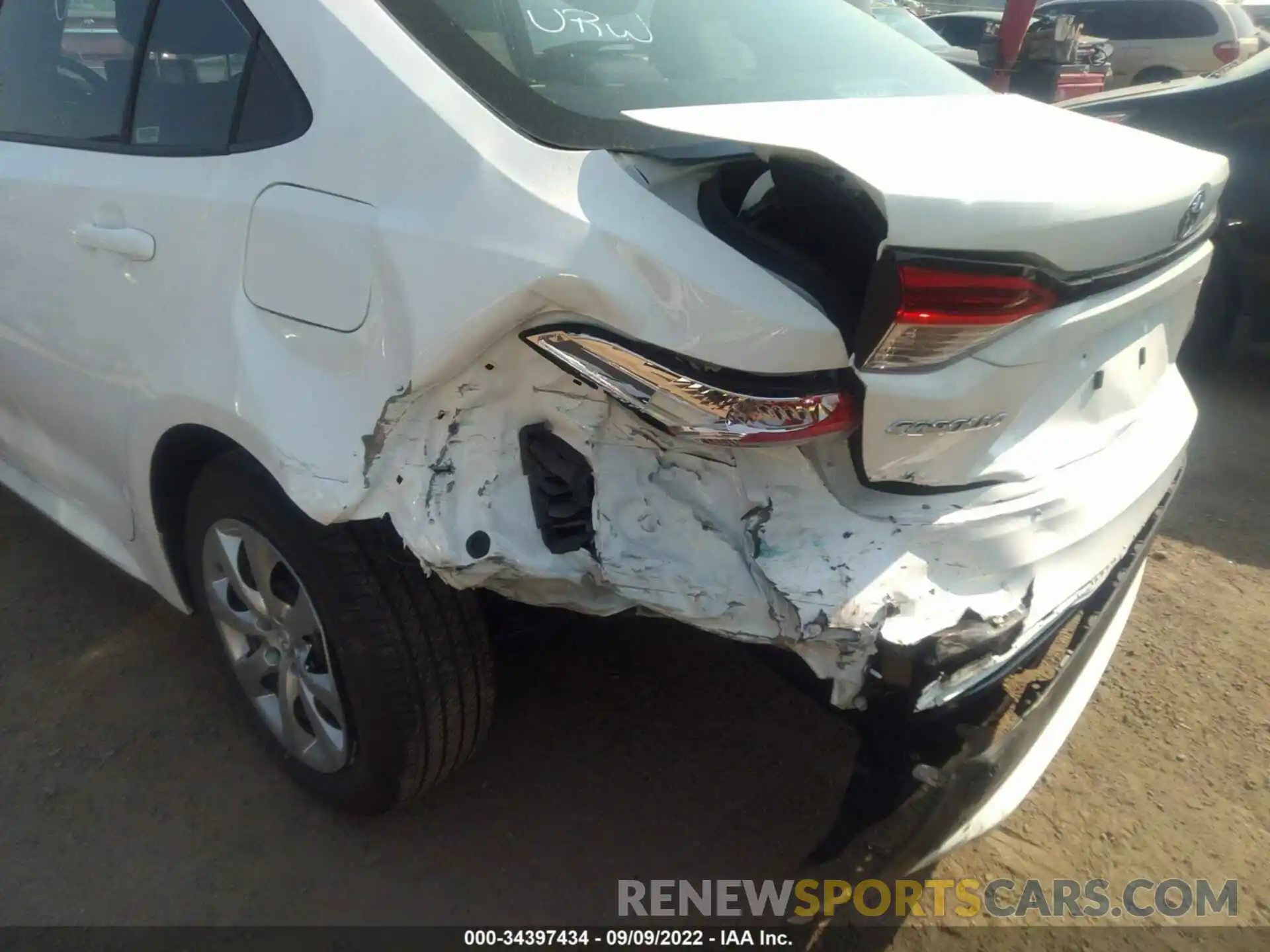 6 Photograph of a damaged car 5YFEPMAE9NP348363 TOYOTA COROLLA 2022