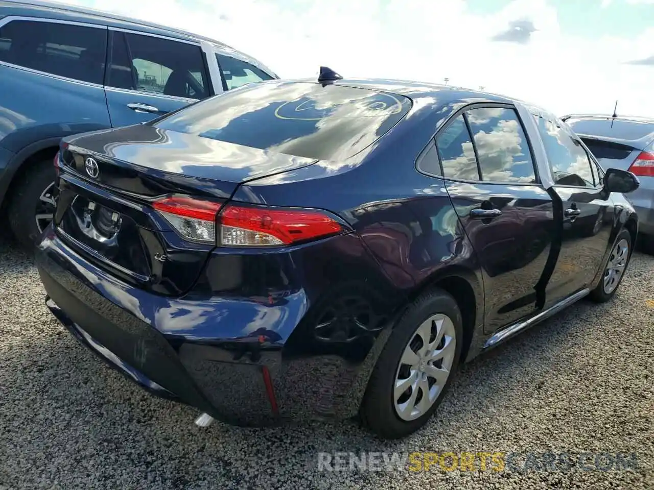 4 Photograph of a damaged car 5YFEPMAE9NP357337 TOYOTA COROLLA 2022