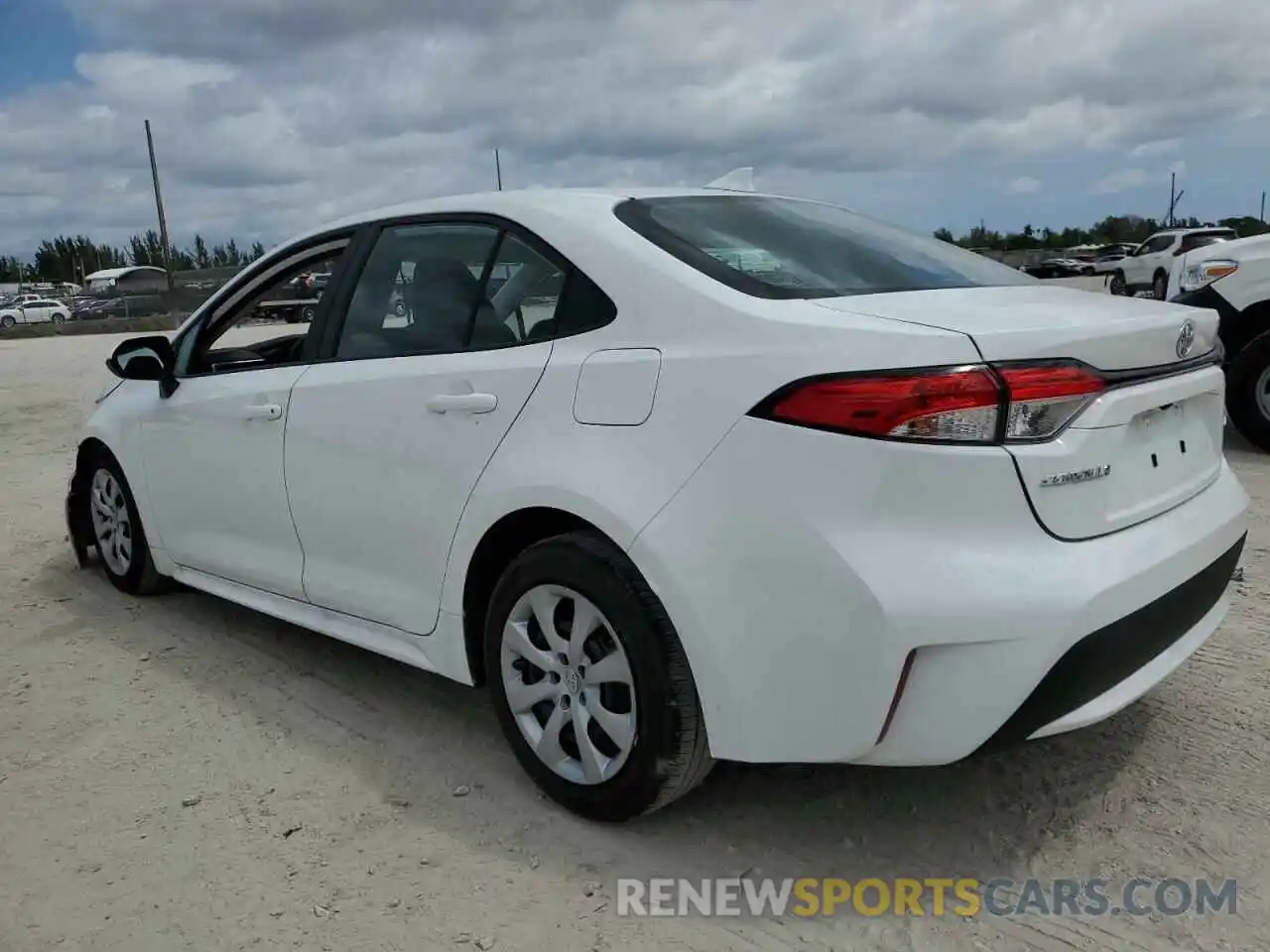 2 Photograph of a damaged car 5YFEPMAE9NP362439 TOYOTA COROLLA 2022