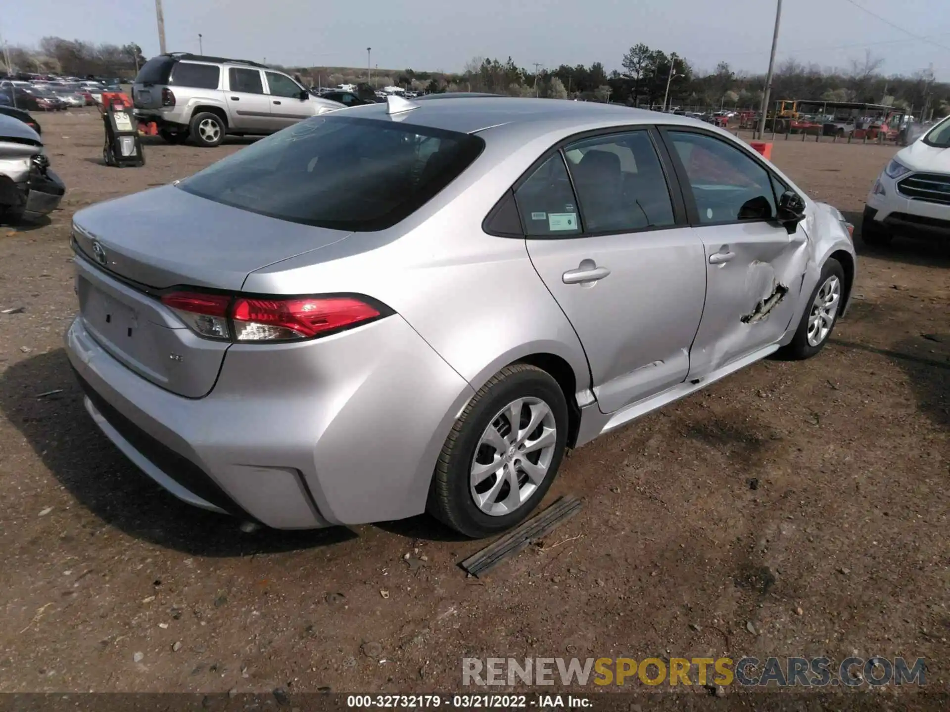 4 Photograph of a damaged car 5YFEPMAEXNP272961 TOYOTA COROLLA 2022