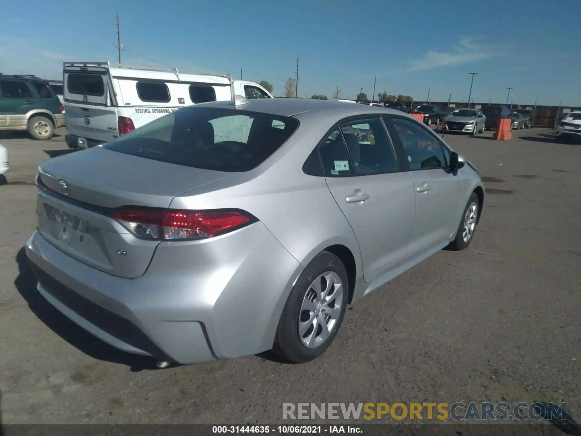 4 Photograph of a damaged car 5YFEPMAEXNP275083 TOYOTA COROLLA 2022