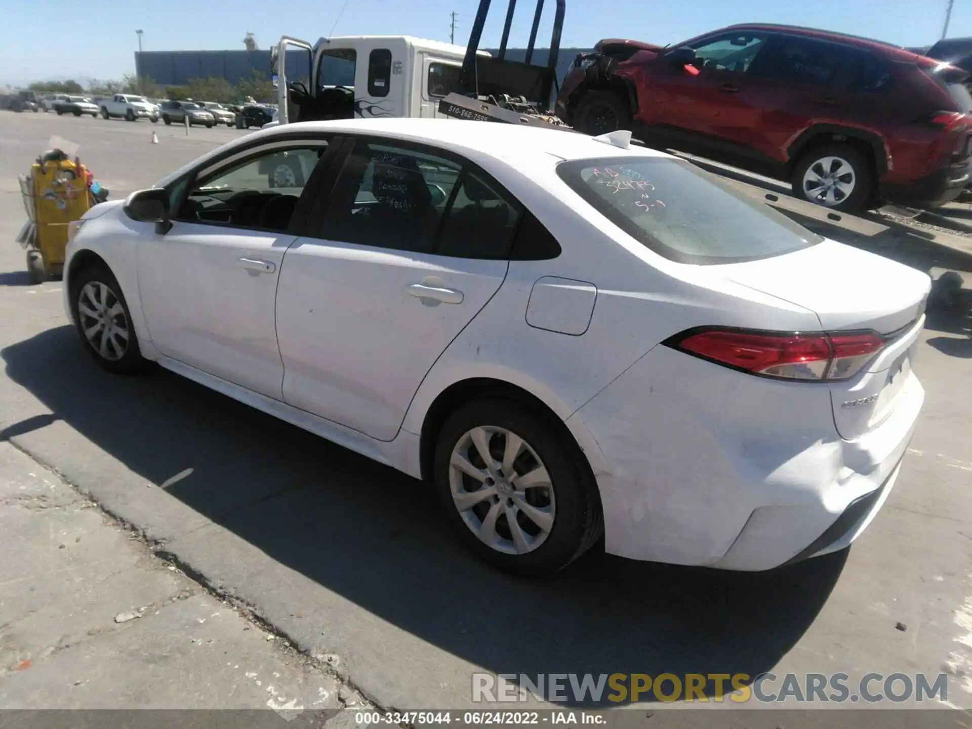 3 Photograph of a damaged car 5YFEPMAEXNP275763 TOYOTA COROLLA 2022