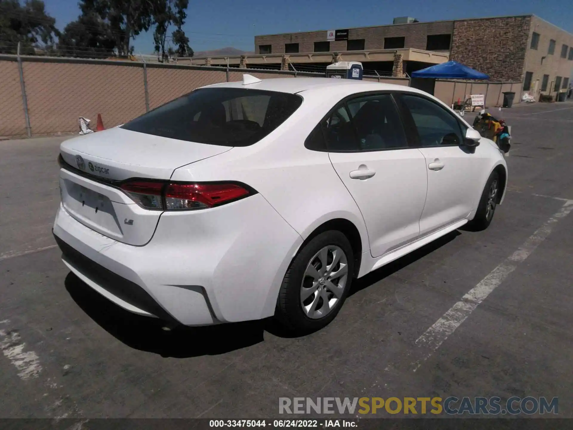 4 Photograph of a damaged car 5YFEPMAEXNP275763 TOYOTA COROLLA 2022