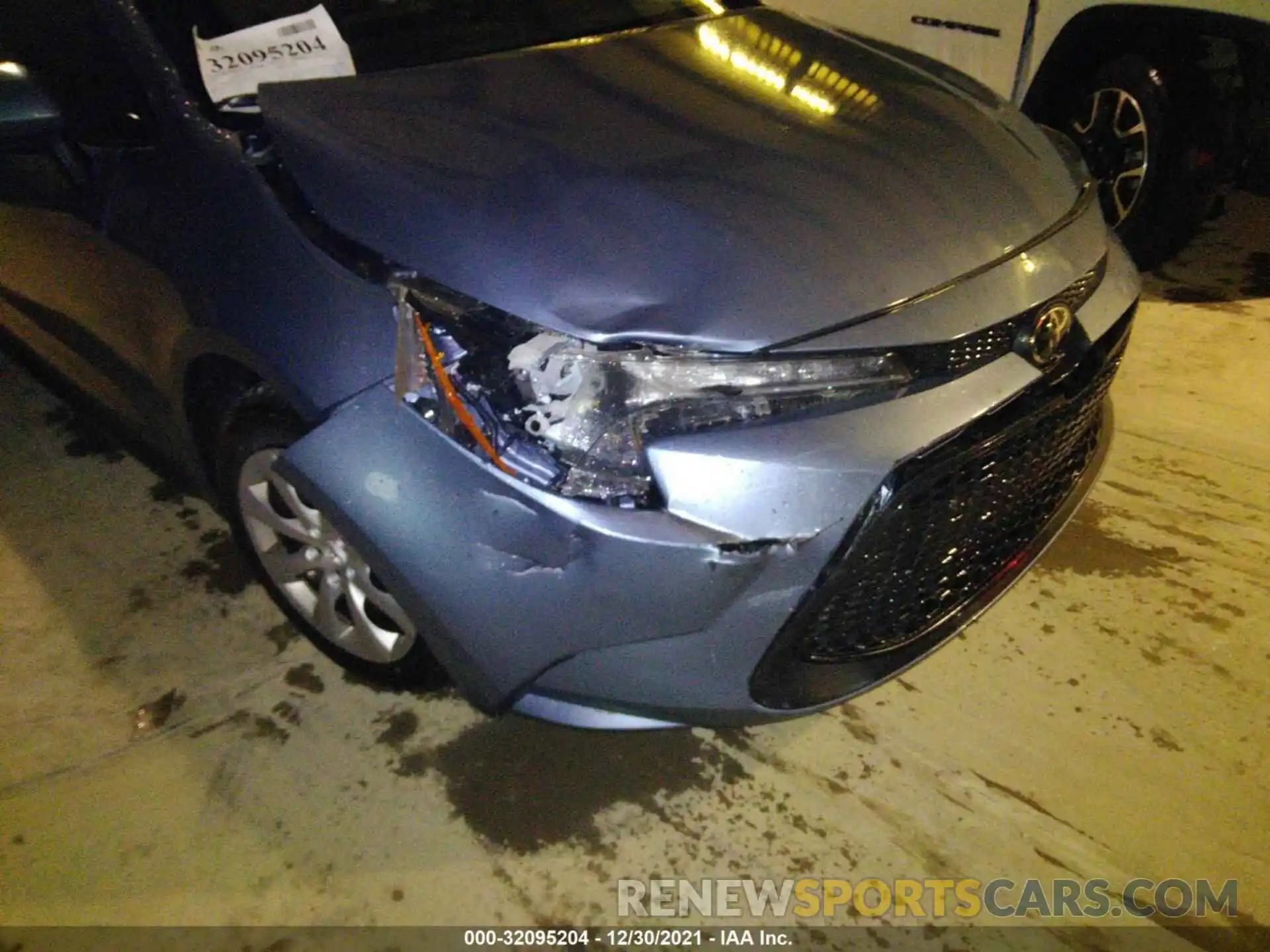 6 Photograph of a damaged car 5YFEPMAEXNP281630 TOYOTA COROLLA 2022