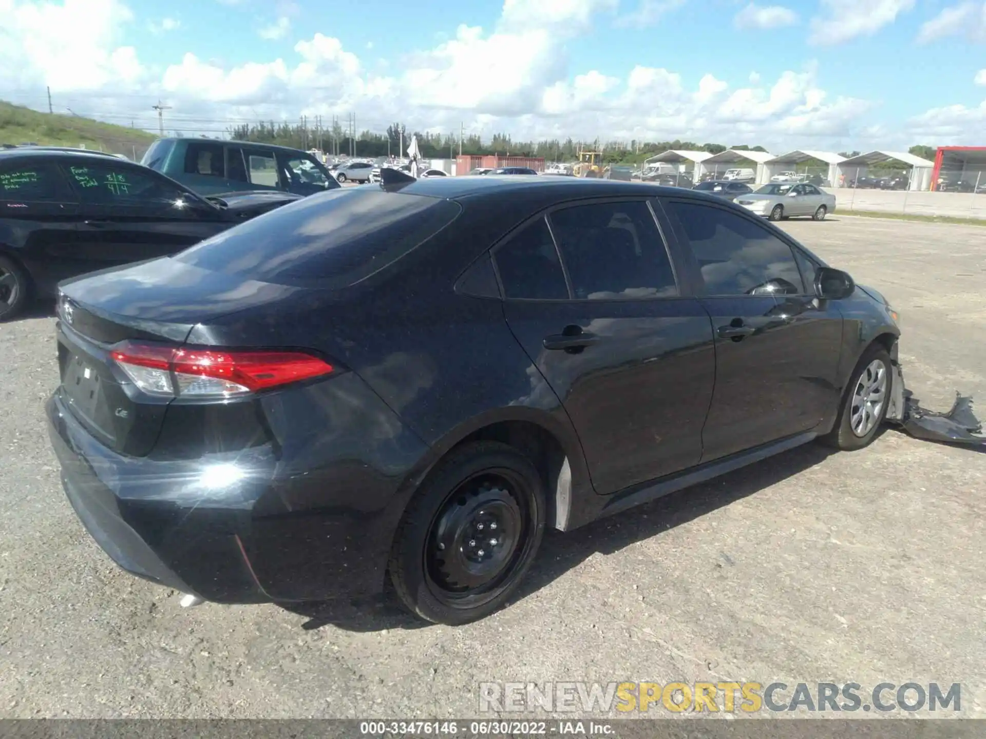 4 Photograph of a damaged car 5YFEPMAEXNP283376 TOYOTA COROLLA 2022