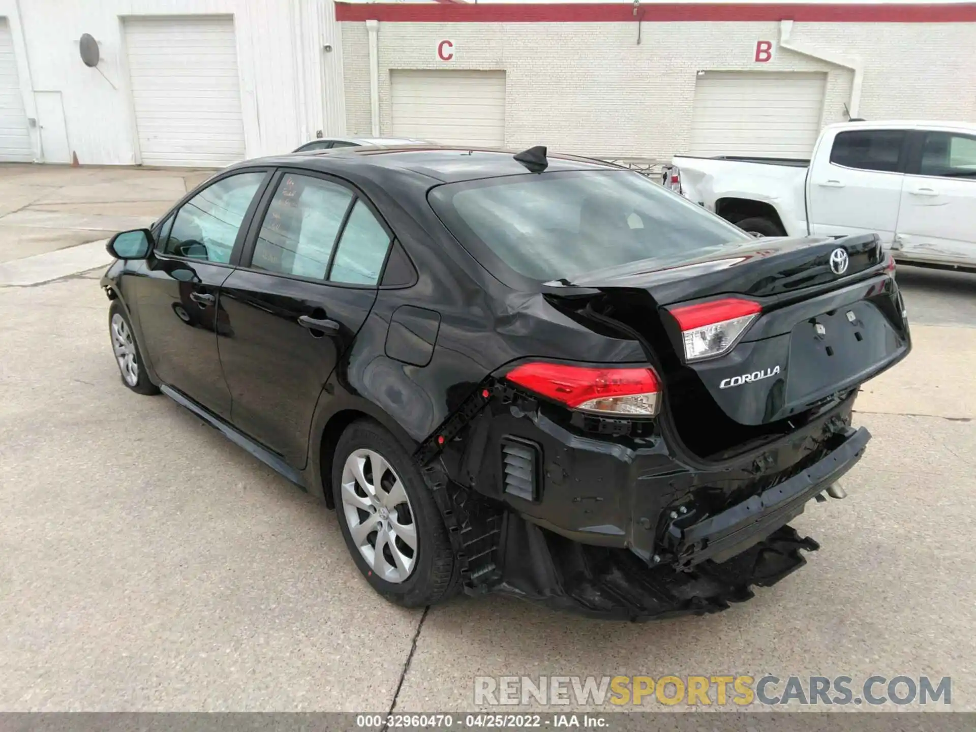 3 Photograph of a damaged car 5YFEPMAEXNP286617 TOYOTA COROLLA 2022