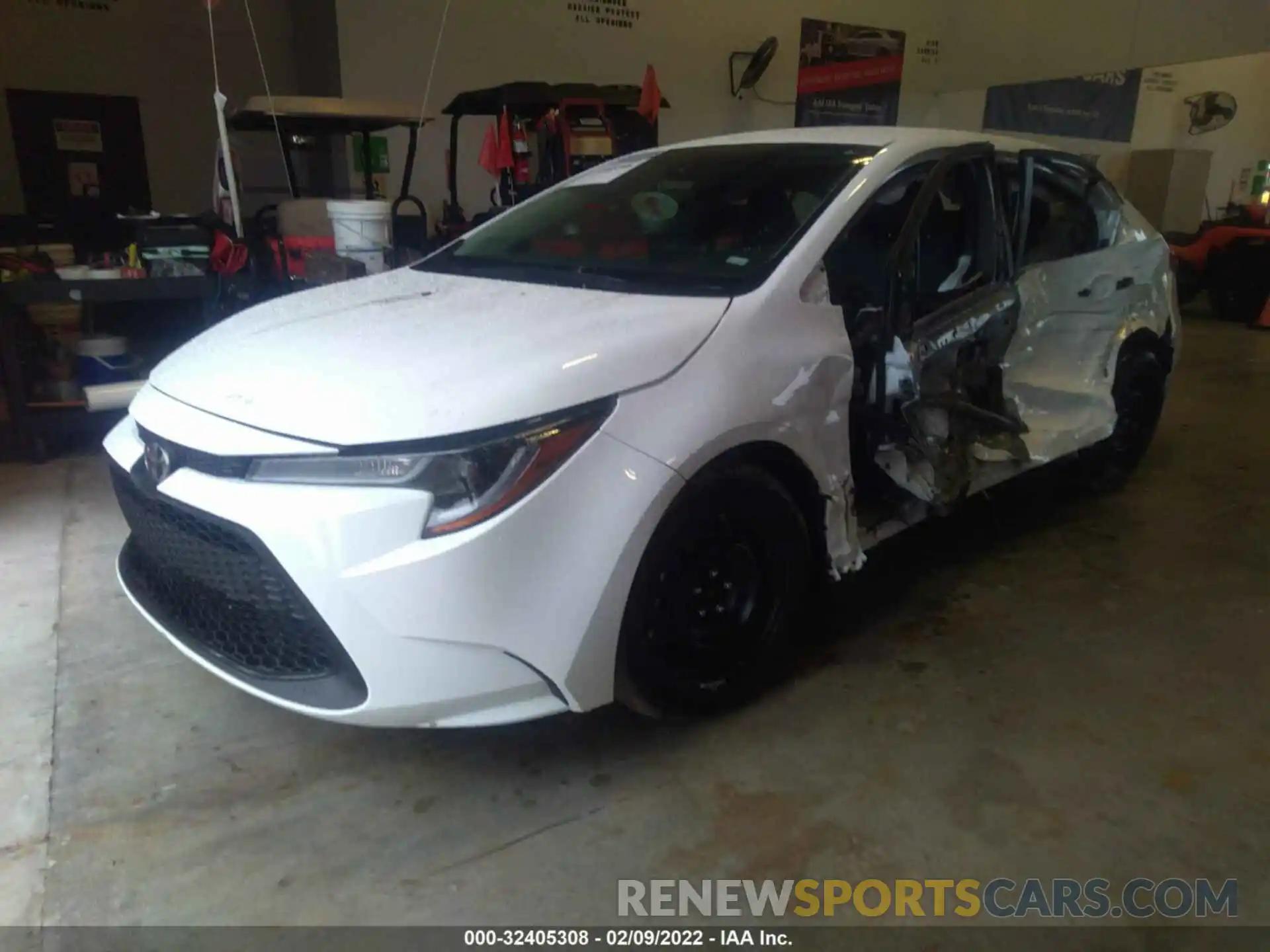 2 Photograph of a damaged car 5YFEPMAEXNP295382 TOYOTA COROLLA 2022