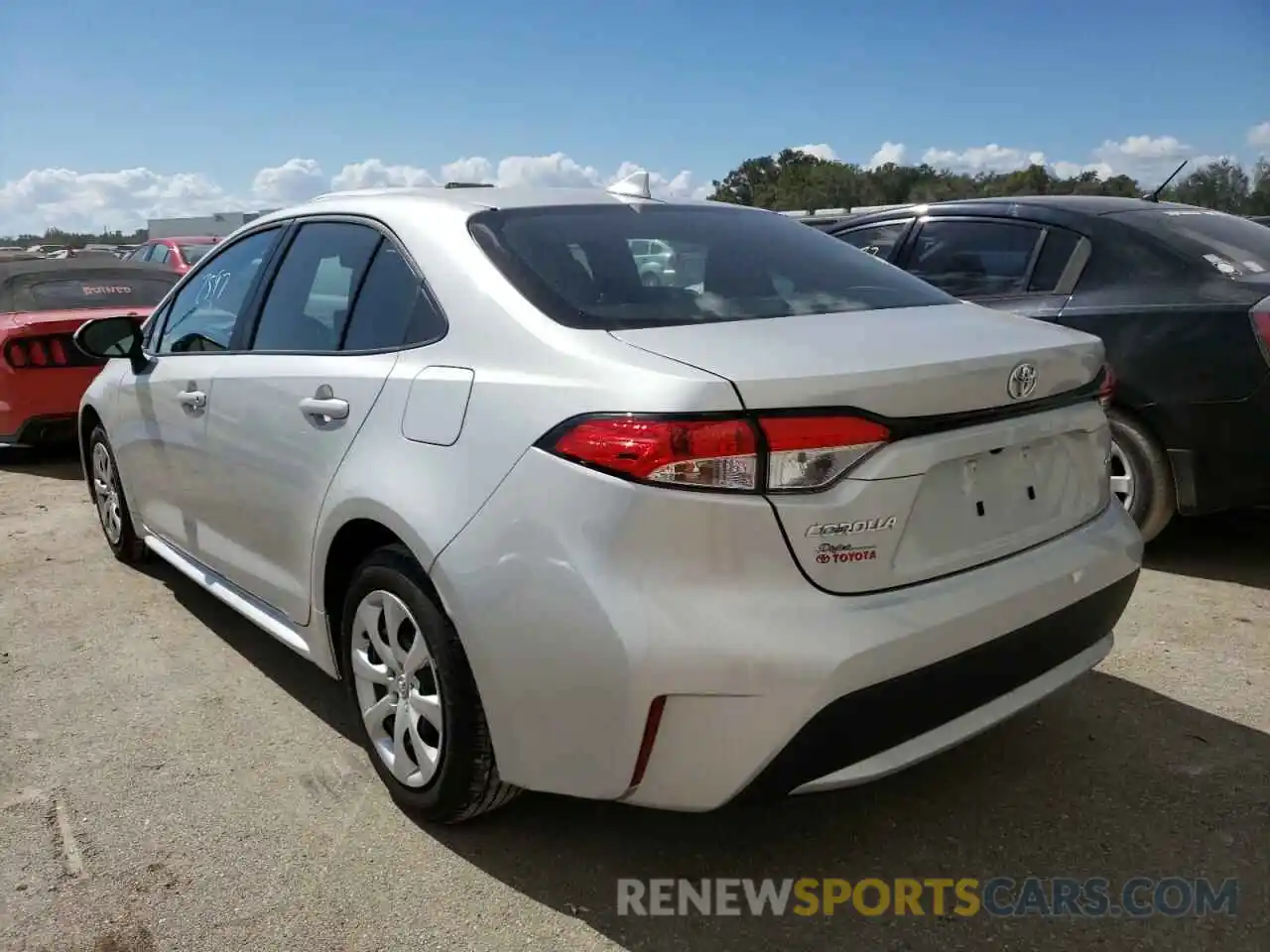 3 Photograph of a damaged car 5YFEPMAEXNP300578 TOYOTA COROLLA 2022