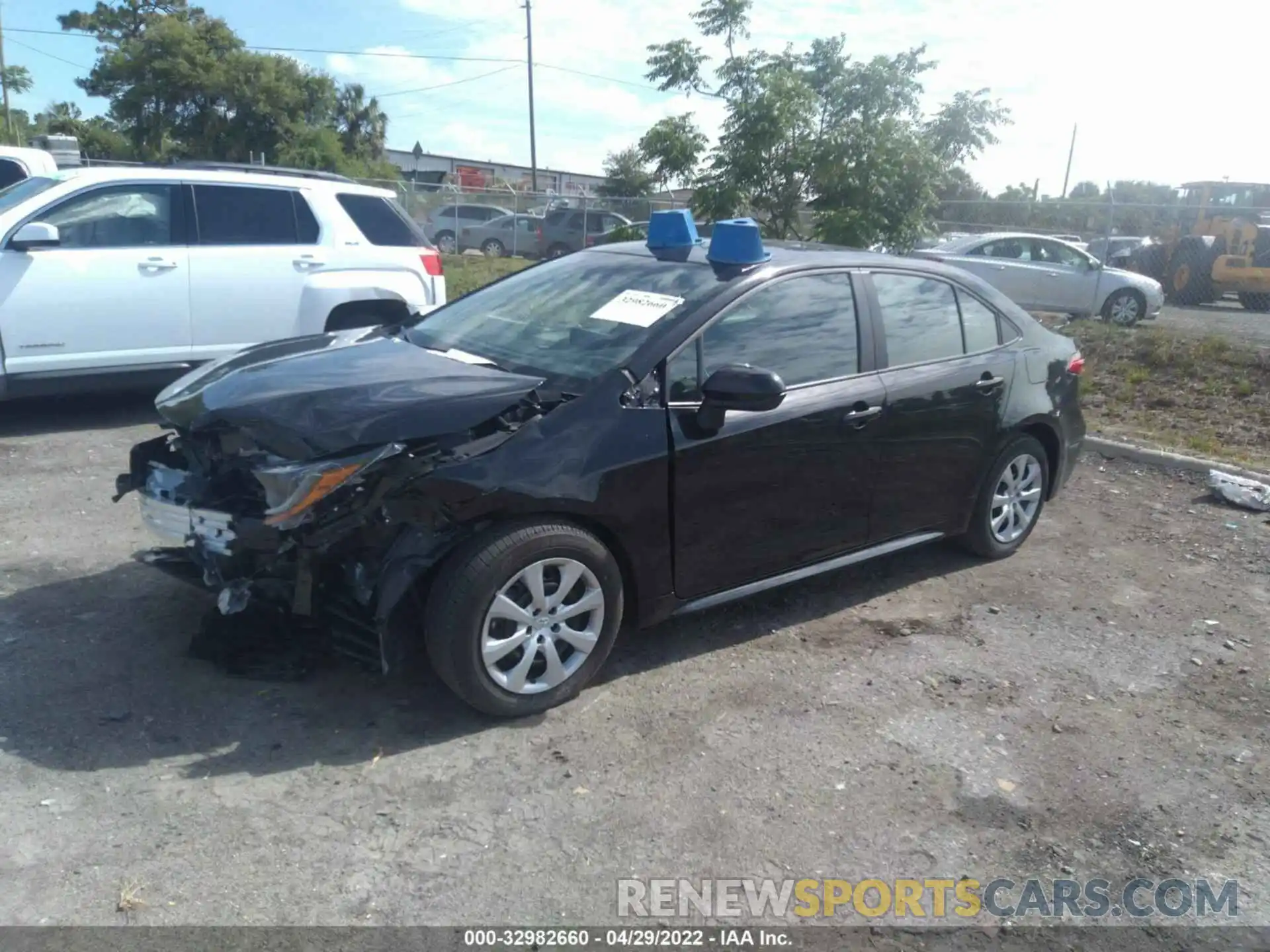 2 Photograph of a damaged car 5YFEPMAEXNP306803 TOYOTA COROLLA 2022