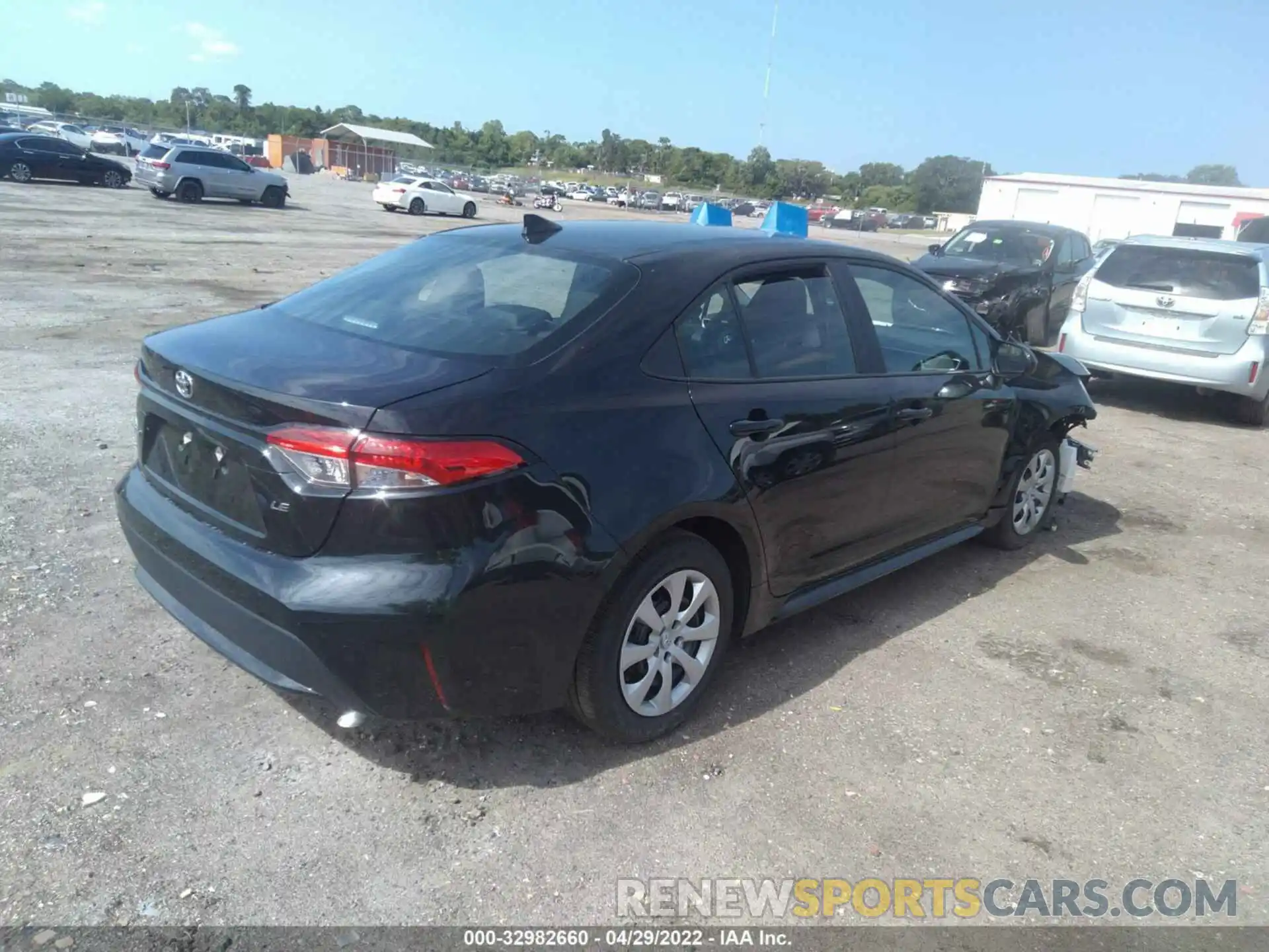 4 Photograph of a damaged car 5YFEPMAEXNP306803 TOYOTA COROLLA 2022